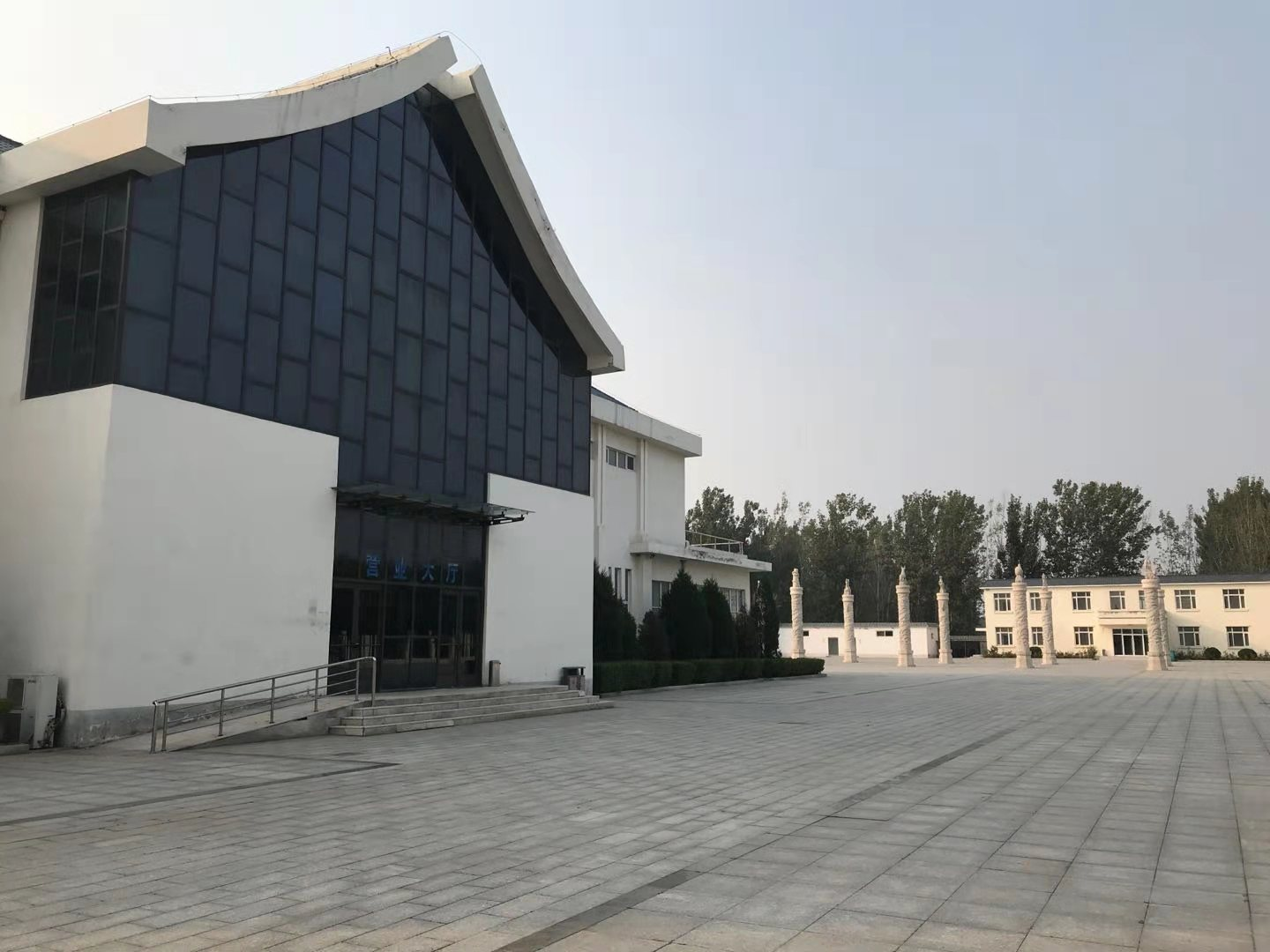 双口镇劳动人民纪念堂园区图片