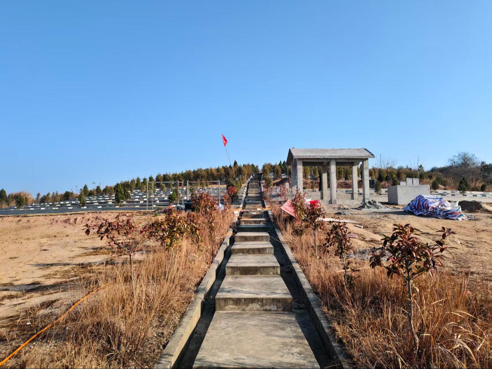 潜山市黄泥镇公益性公墓园区图片