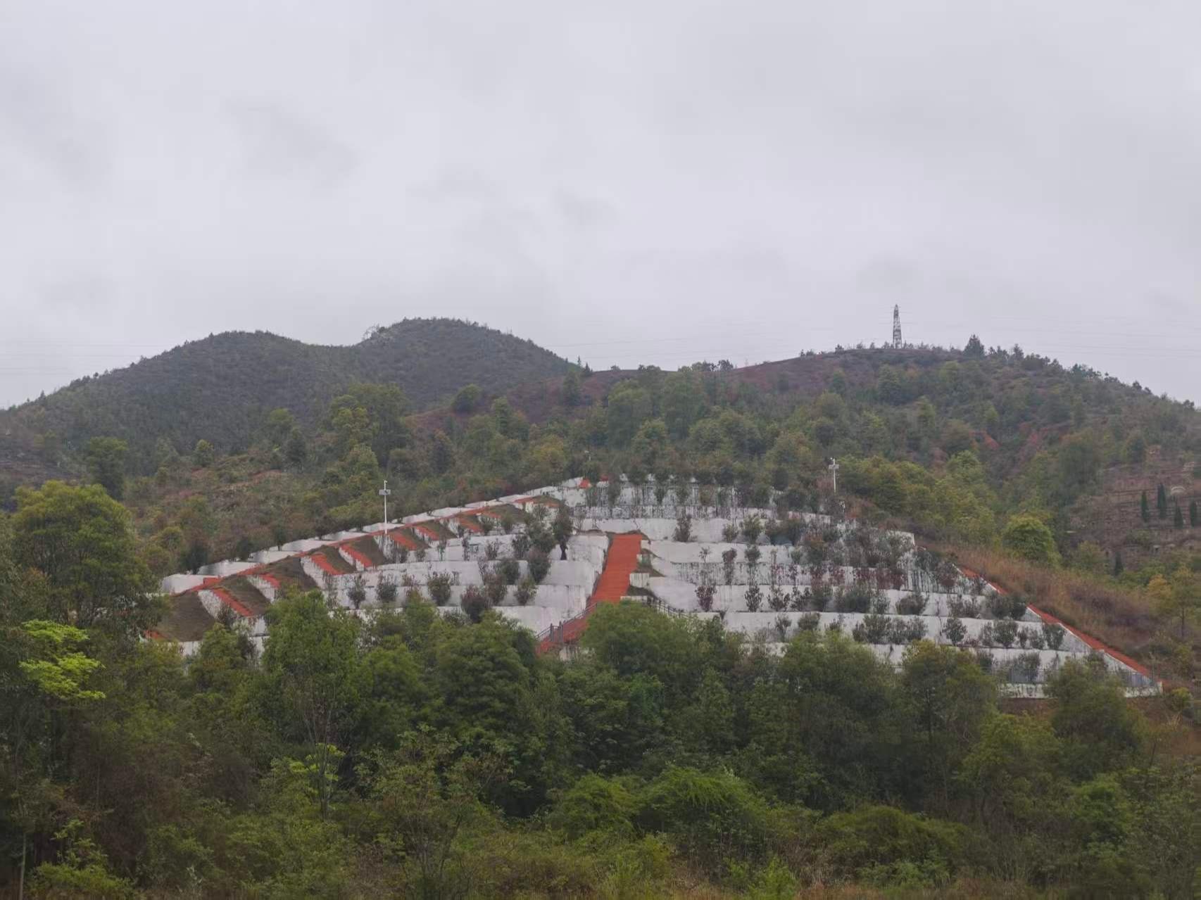 赣州市赣县区茅店镇太阳坪公墓区园区图片