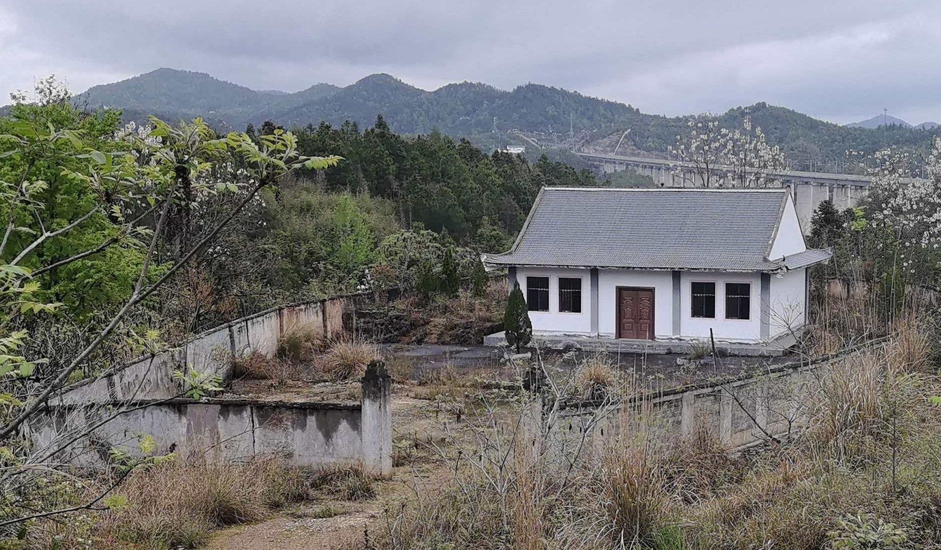 赣县区田村镇社大骨灰堂园区图片