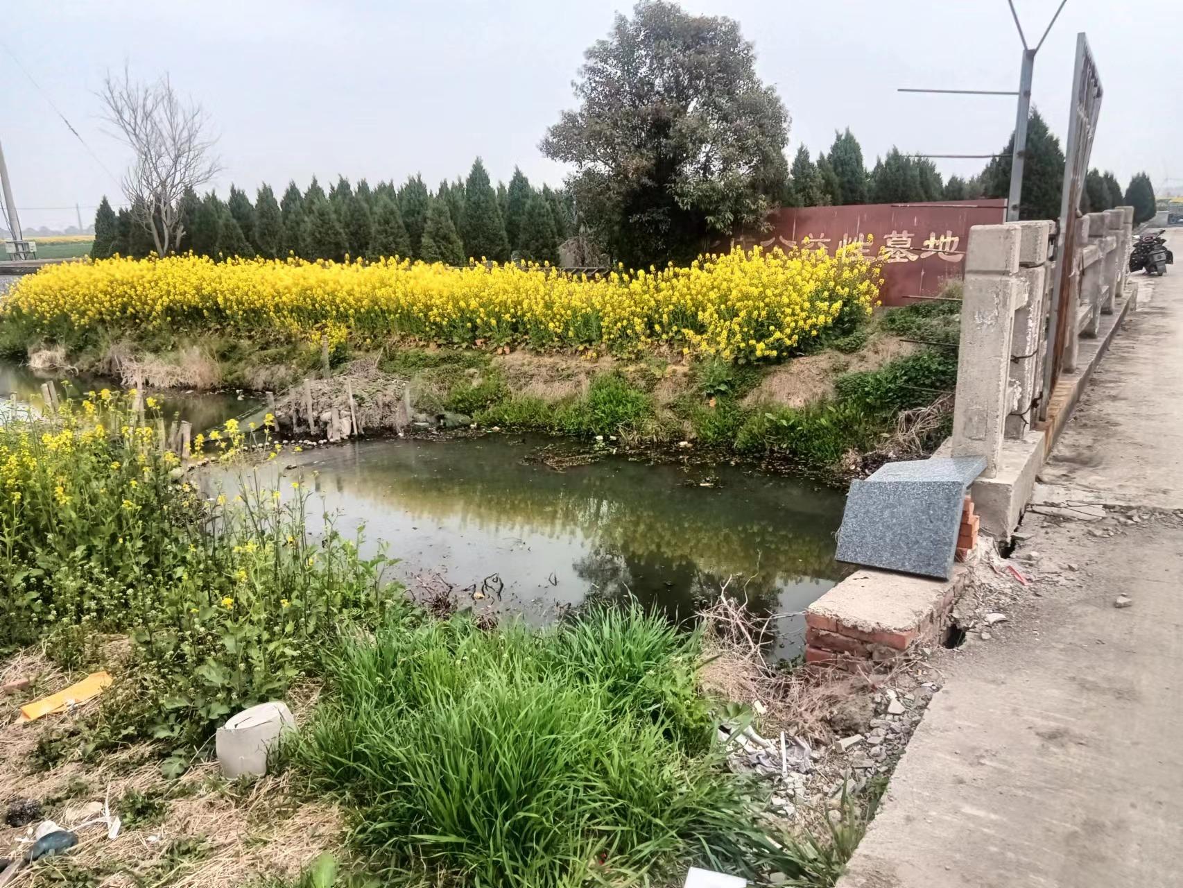 兴化市兴东镇湖北庄公益性公墓