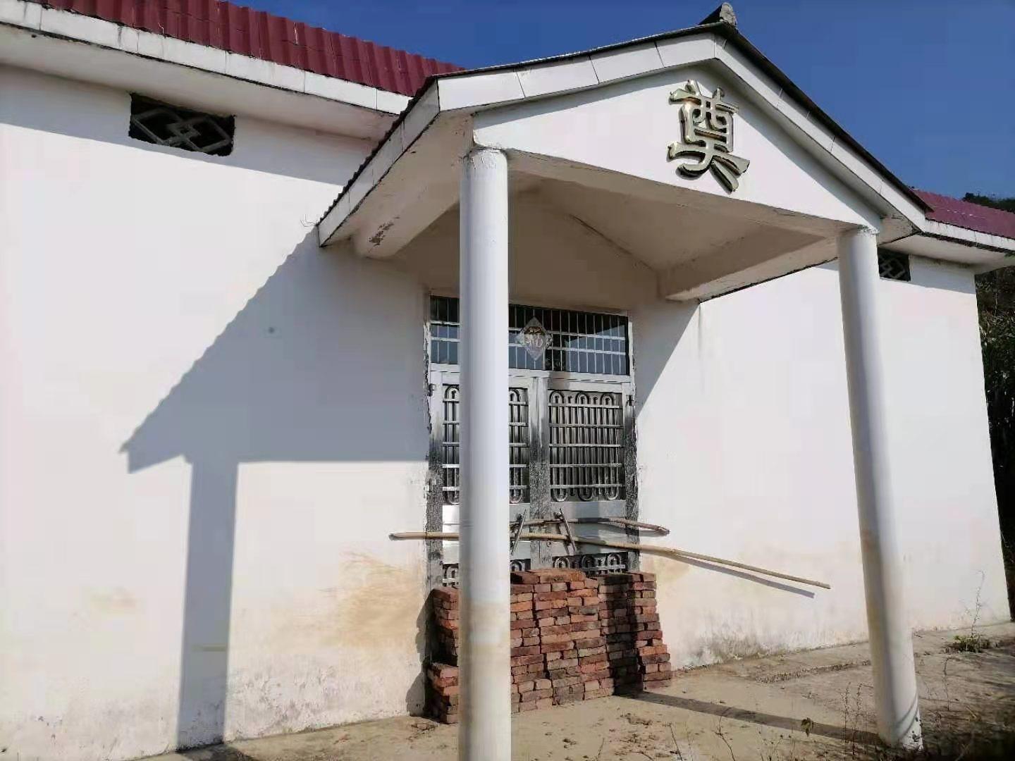 安远县欣山镇金石村桅杆下组公益性骨灰堂
