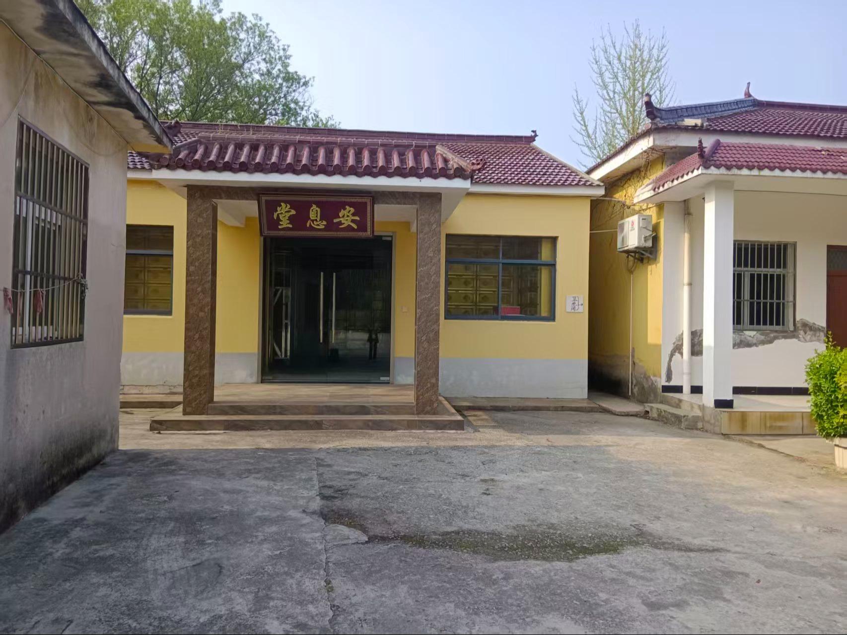 句容市宝华镇铜山骨灰堂
