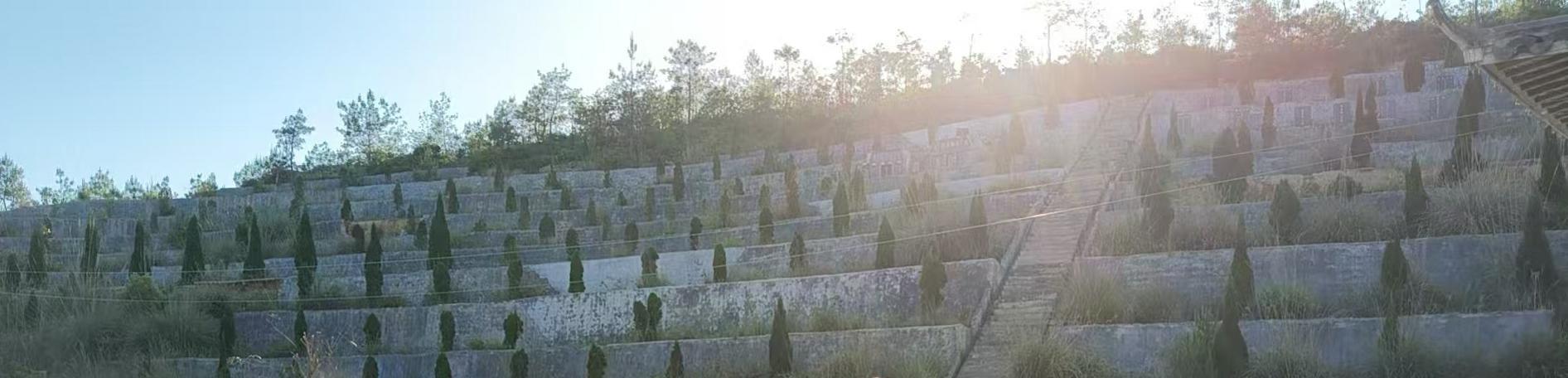 赣县区沙地镇攸镇村公益性公墓园区图片