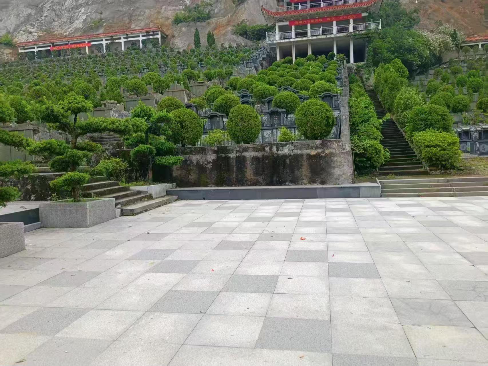 龙港市云岩陵园园区图片