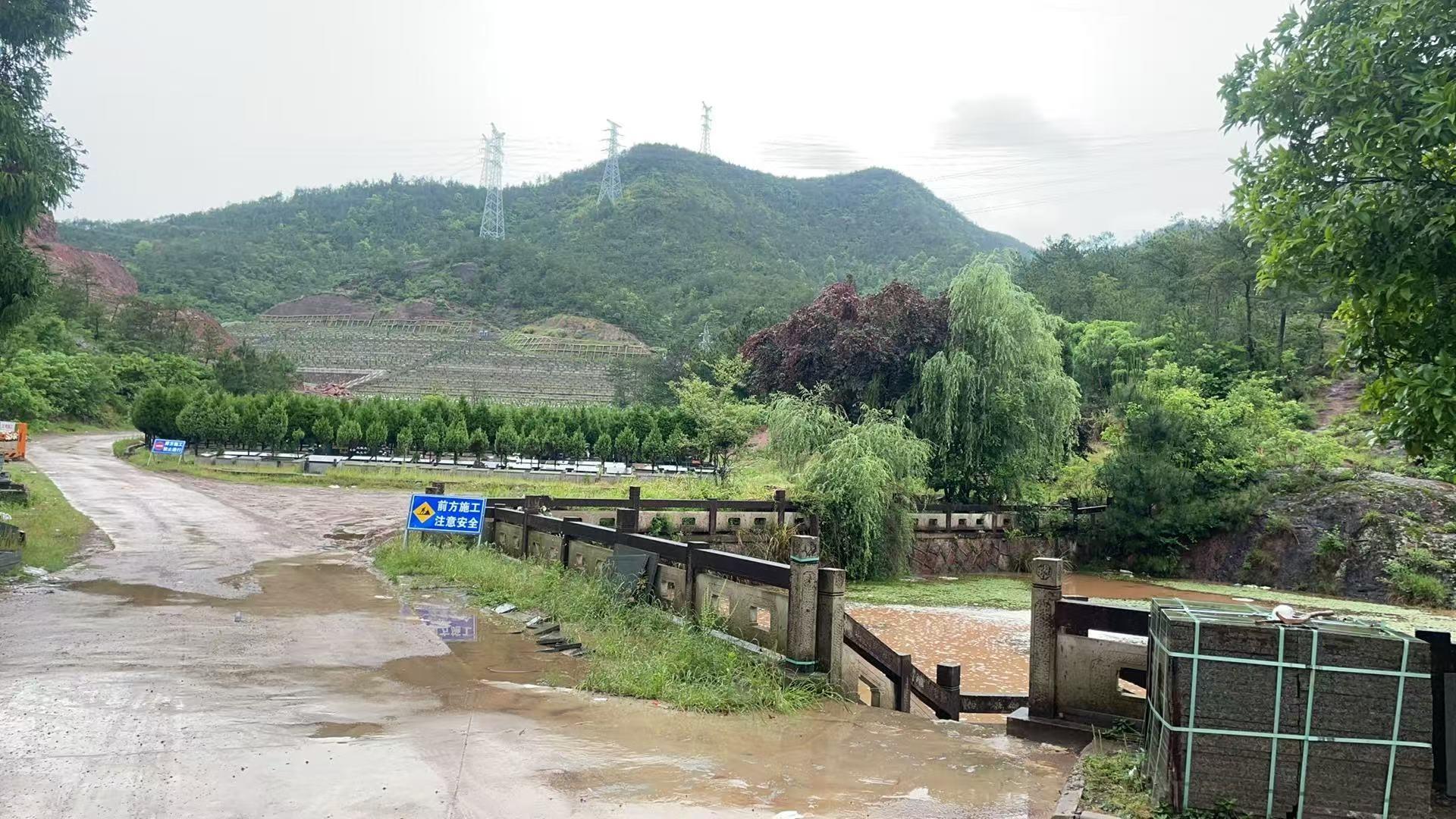 东阳市六石街道北山公墓园区图片