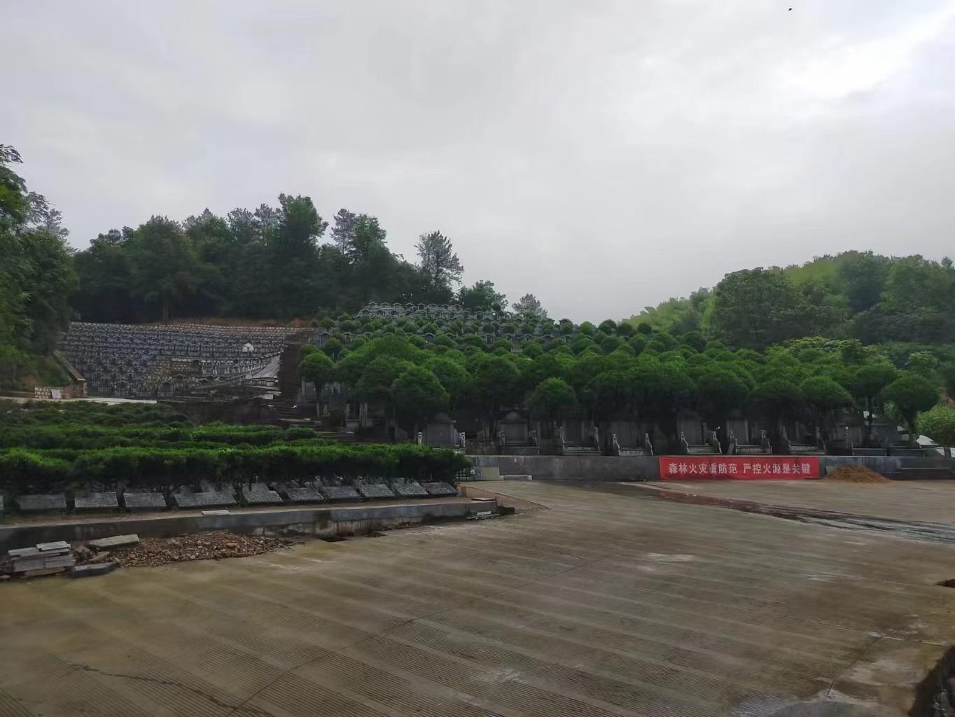 王坛镇喻宅七龙公墓园区图片