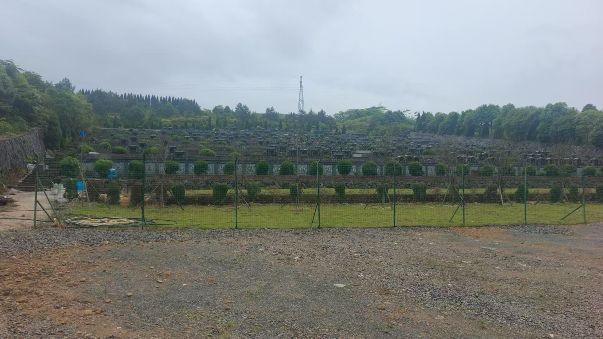矾山镇云鹤生态墓地