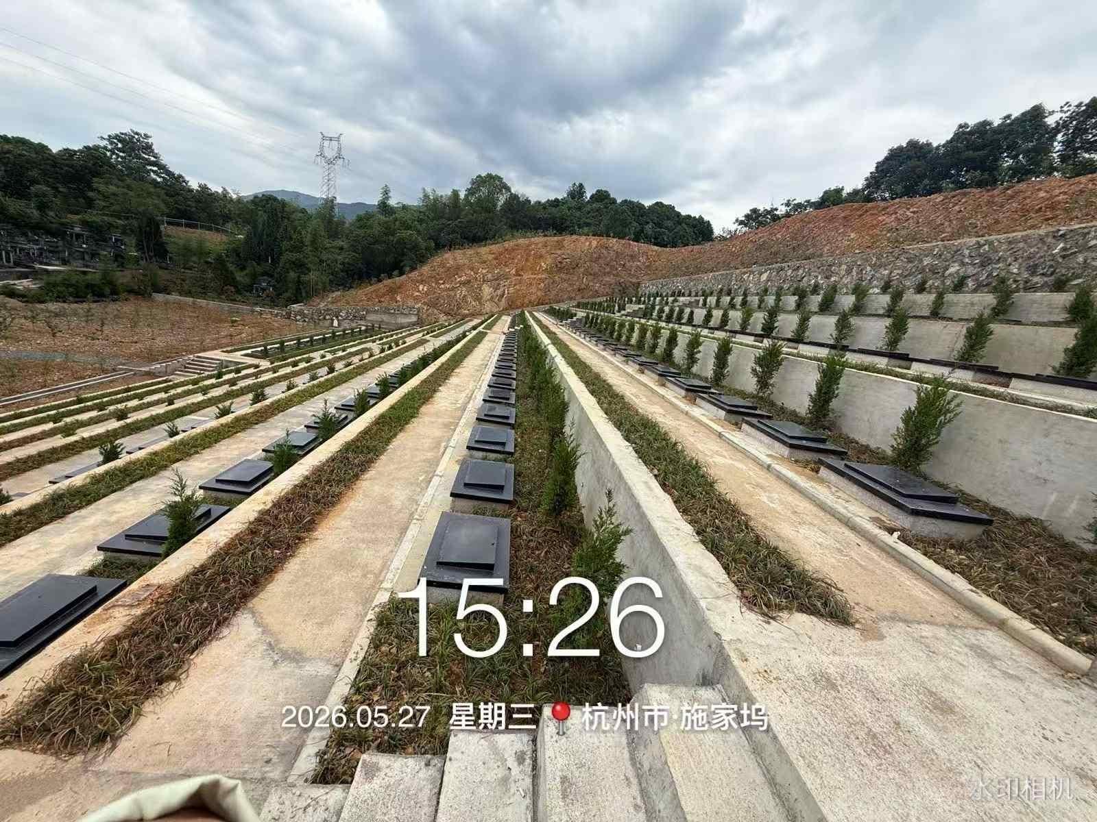 桐庐县富春江镇七里泷村公墓园区图片