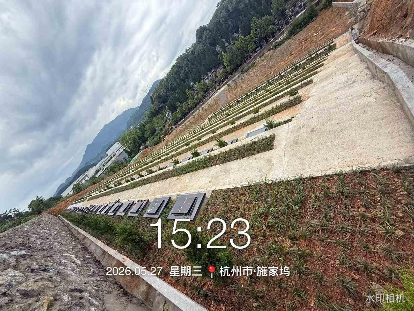 桐庐县富春江镇七里泷村公墓园区图片