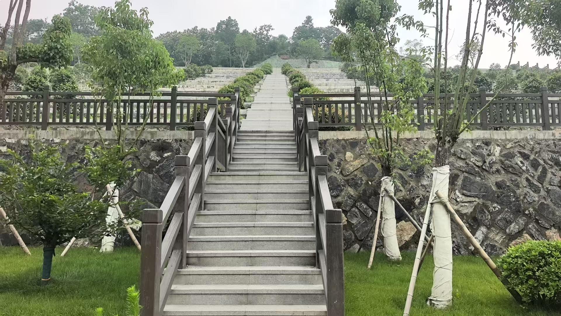 桐庐县凤川街道翙岗村街道级公墓园区图片