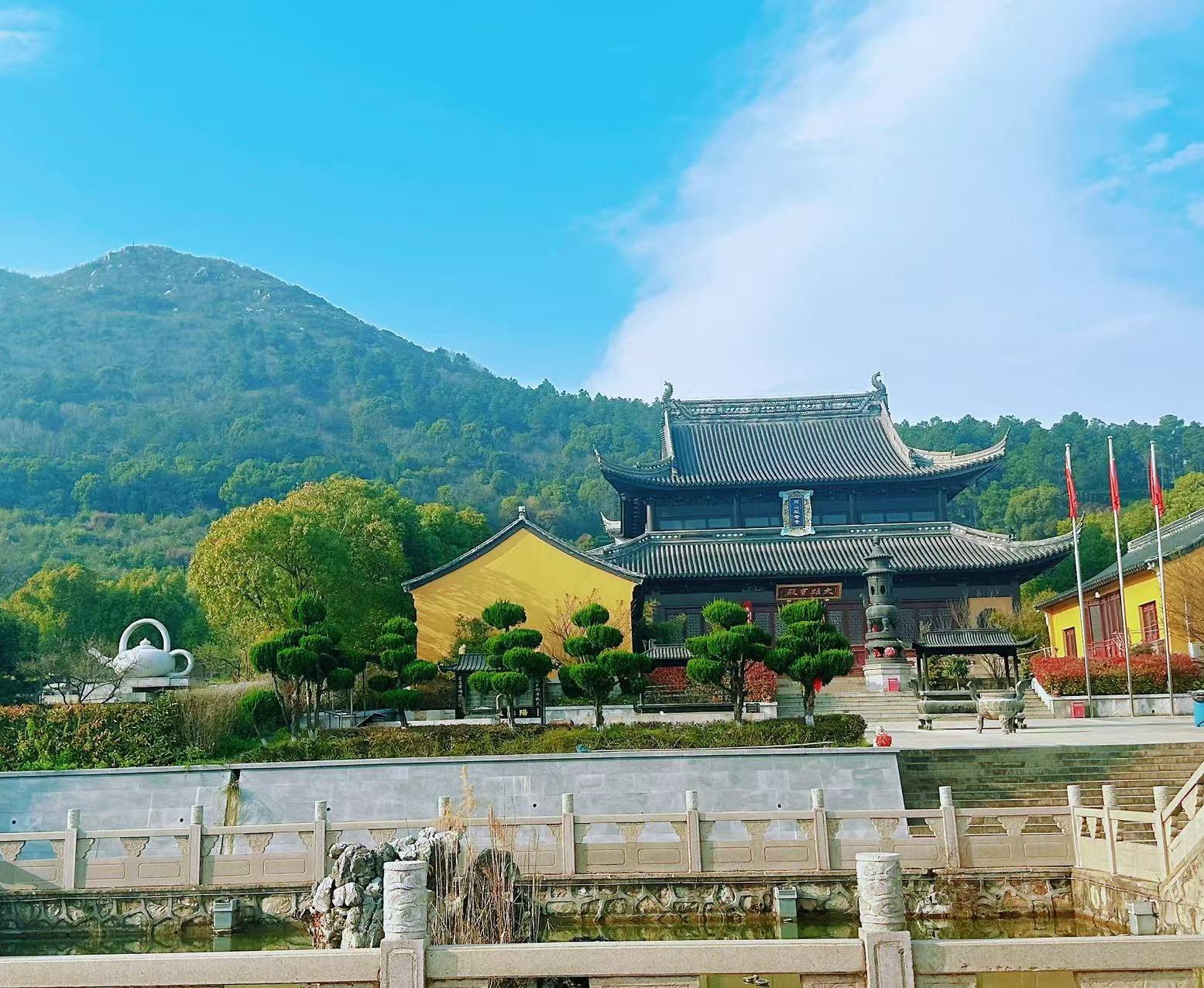 新民塔陵园区图片
