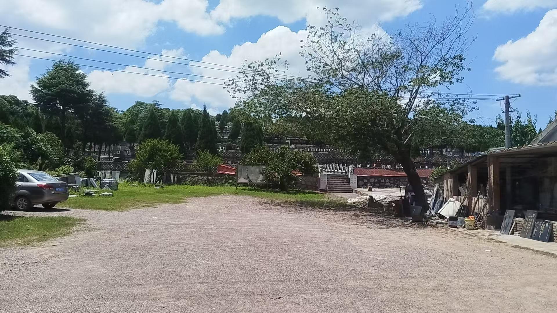 南京市江宁区东山街道上坊双龙公墓园区图片