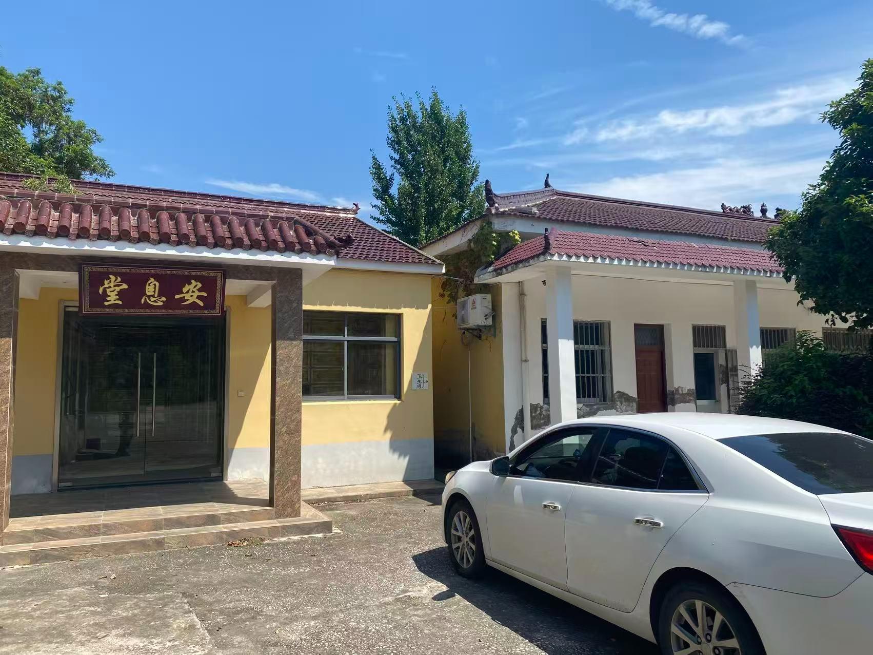 句容市宝华镇铜山公墓园区图片