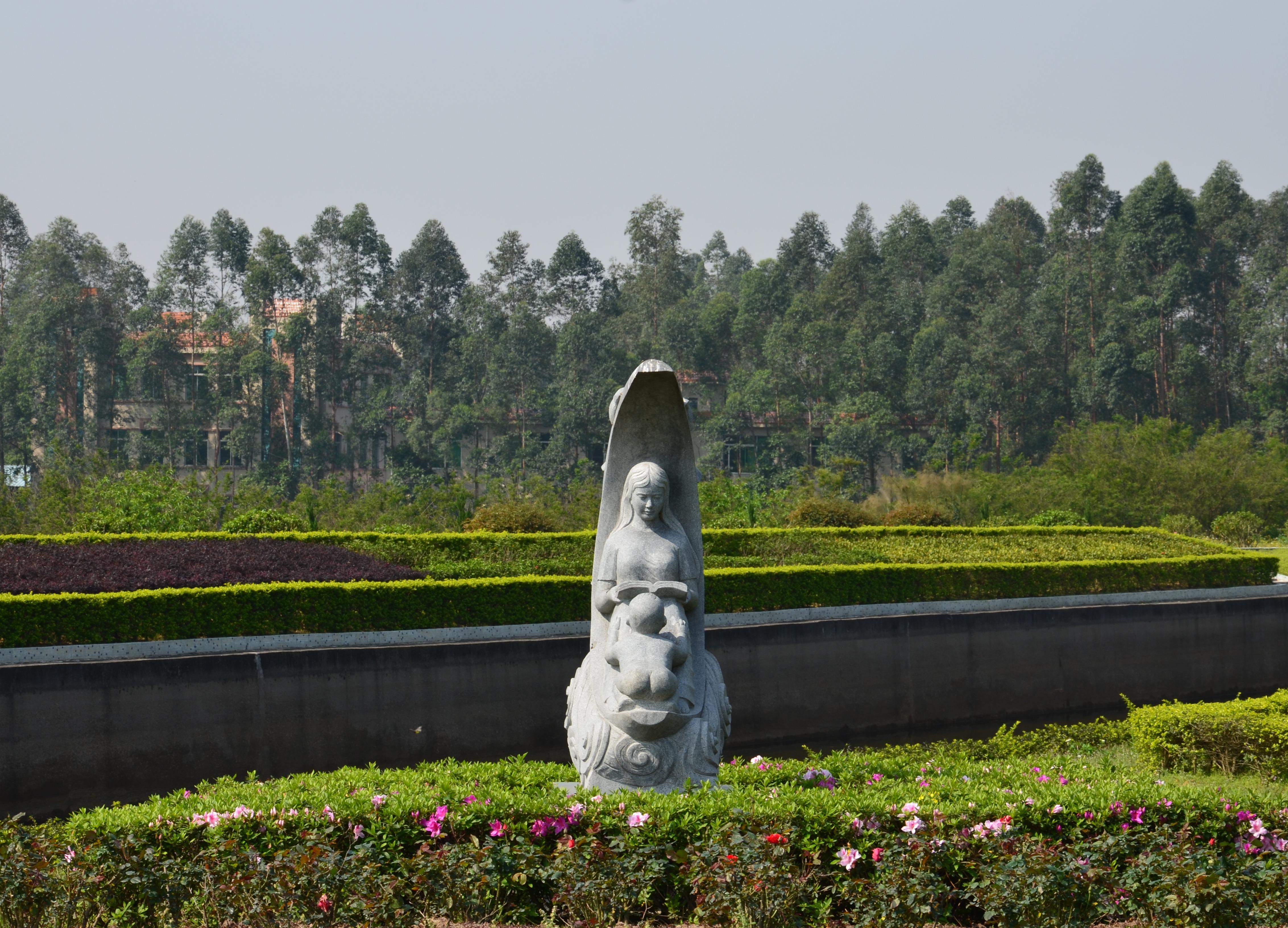 清远市孖龙山陵园有限公司园区图片