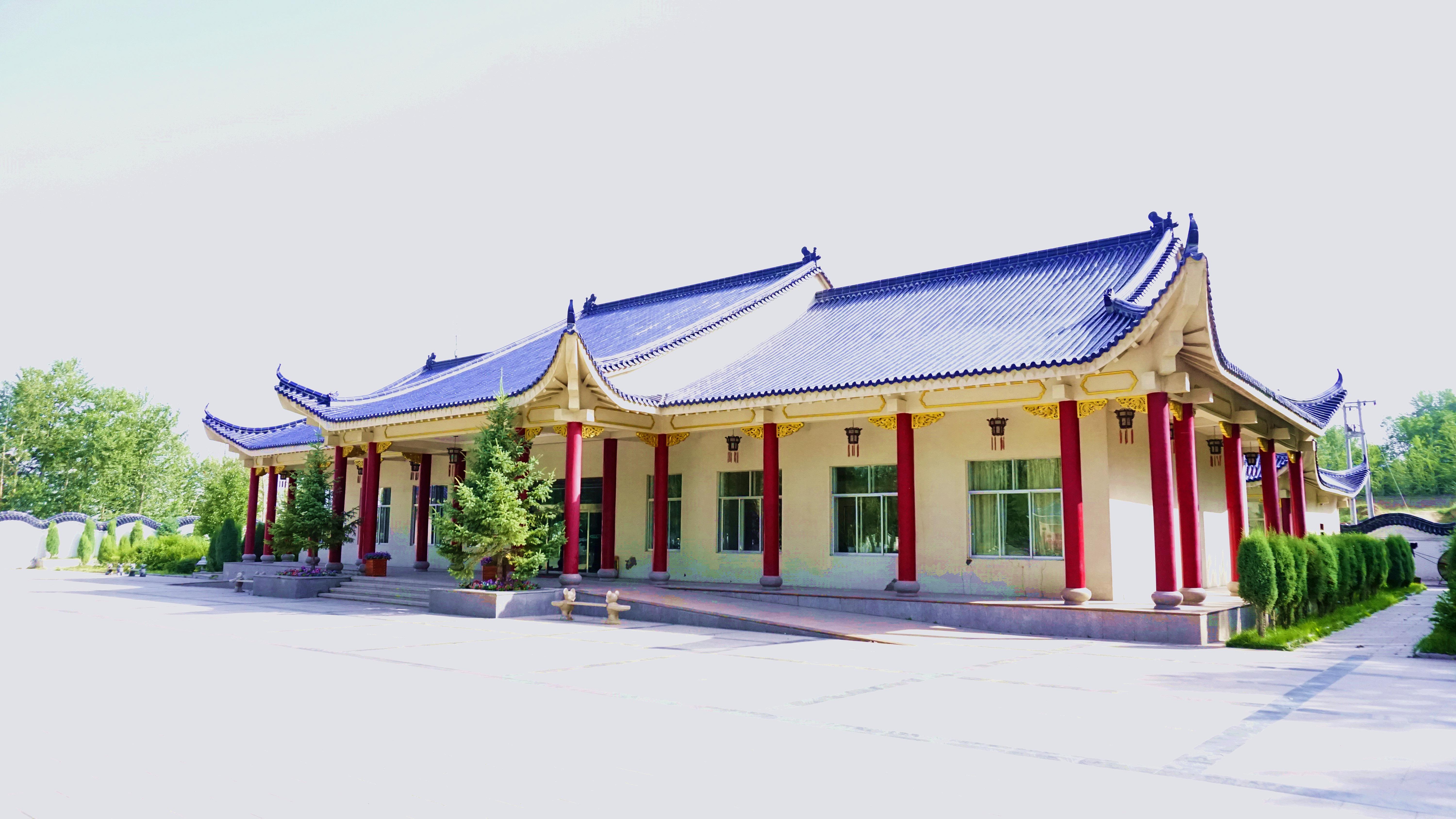 青海龙泉中心陵园有限公司园区图片