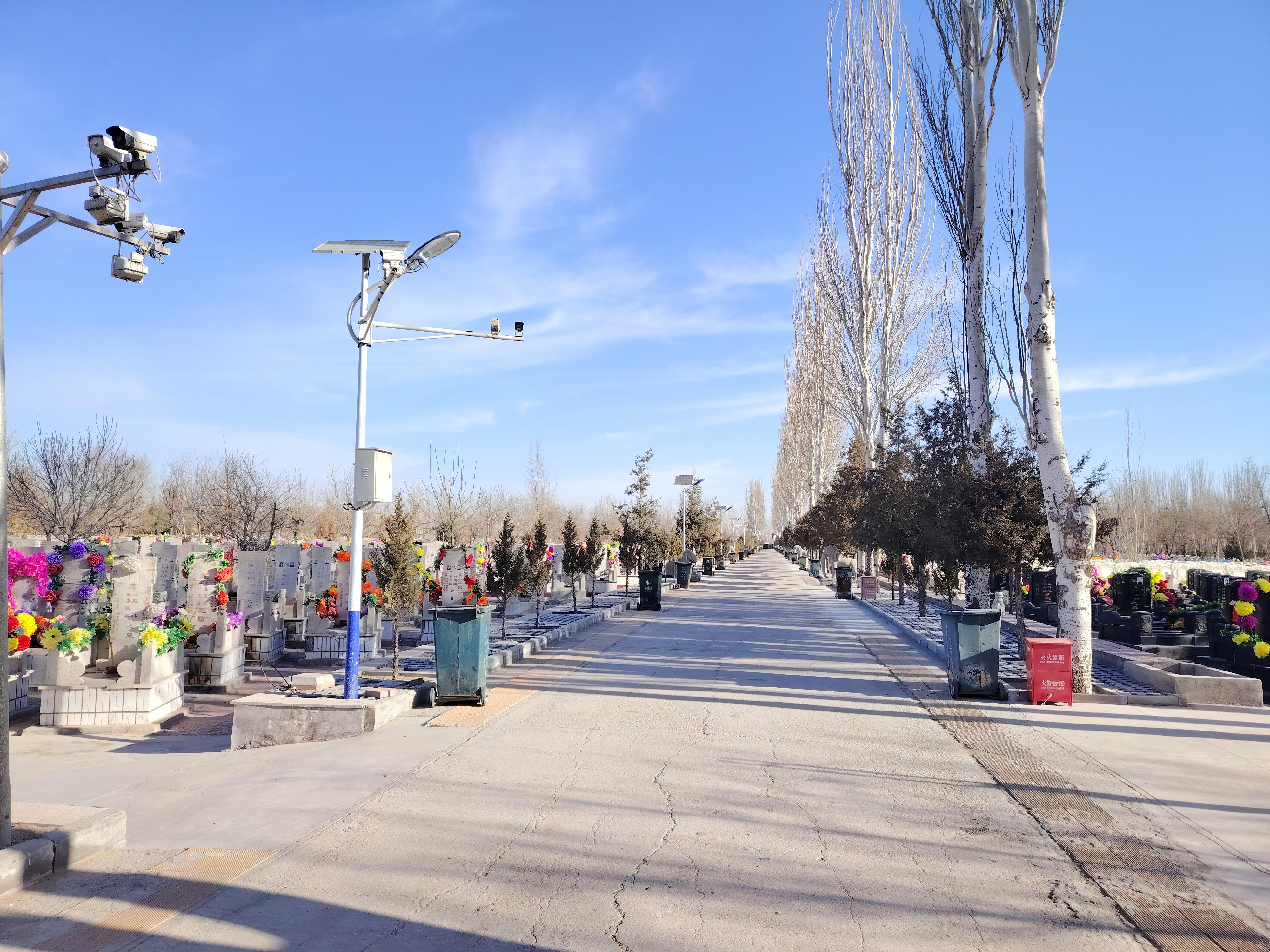 巴彦淖尔市西郊公墓有限公司园区图片