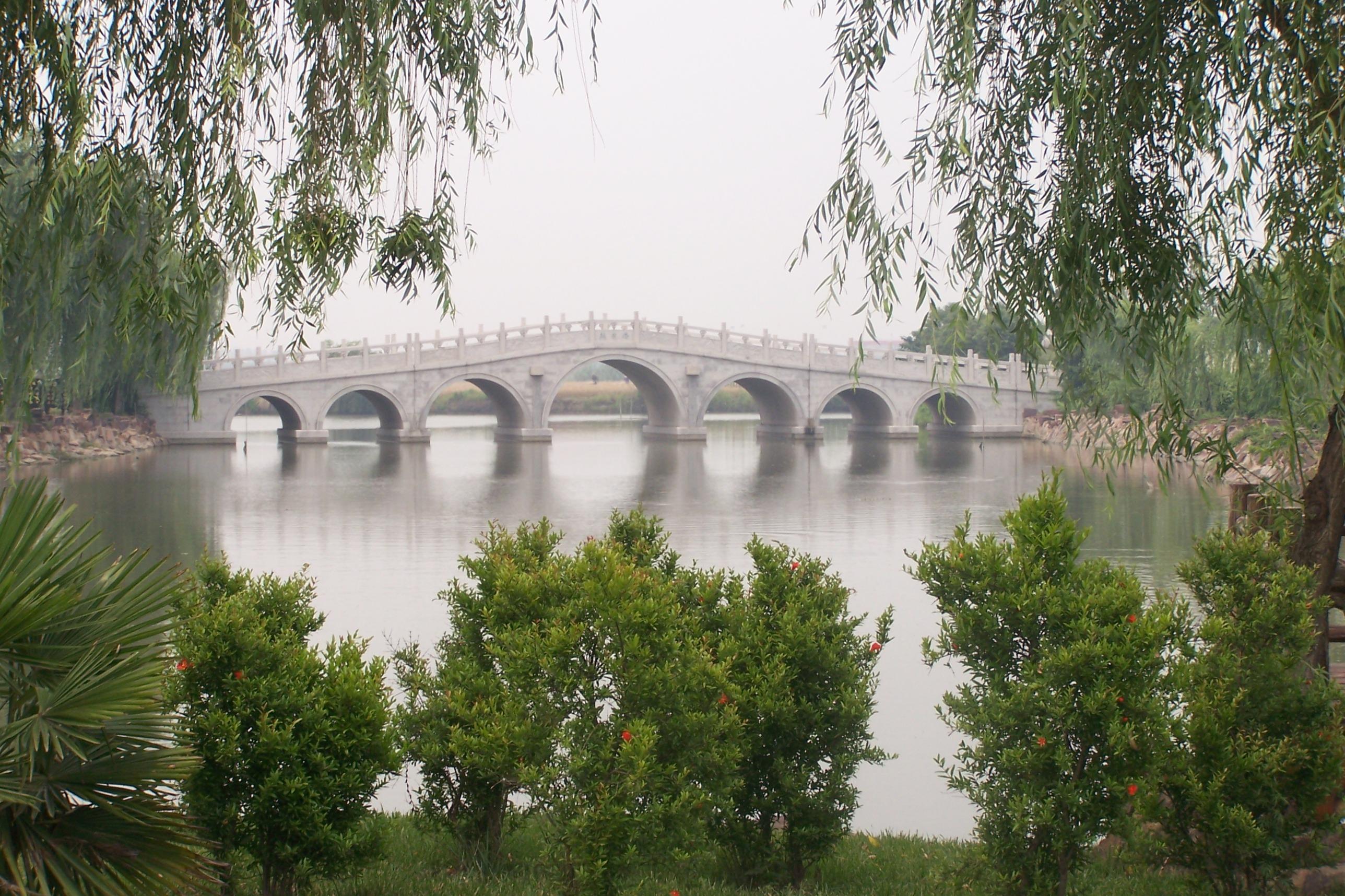 昆山市石浦鳌峰园园区图片