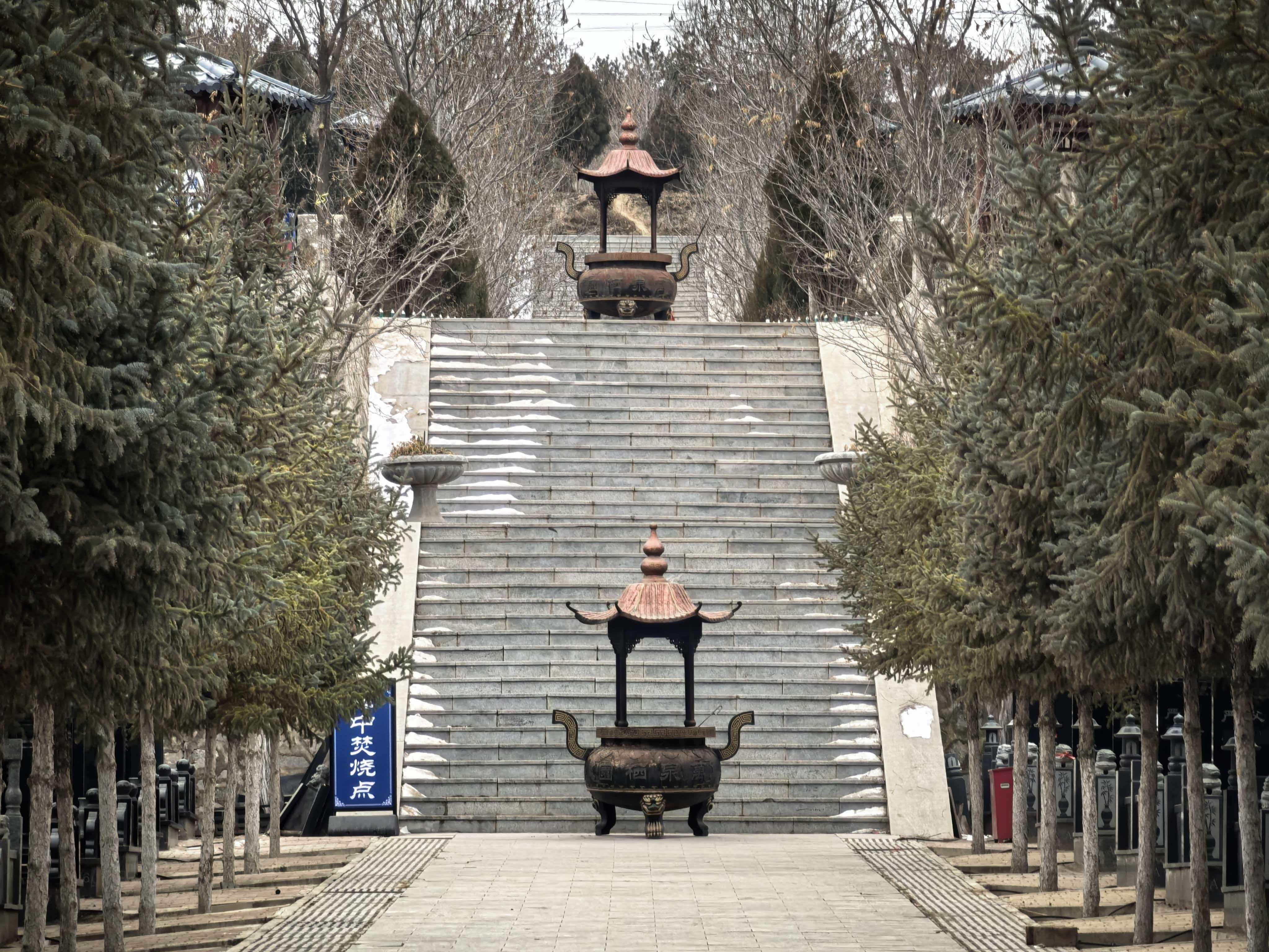 万泉生态公墓园区图片