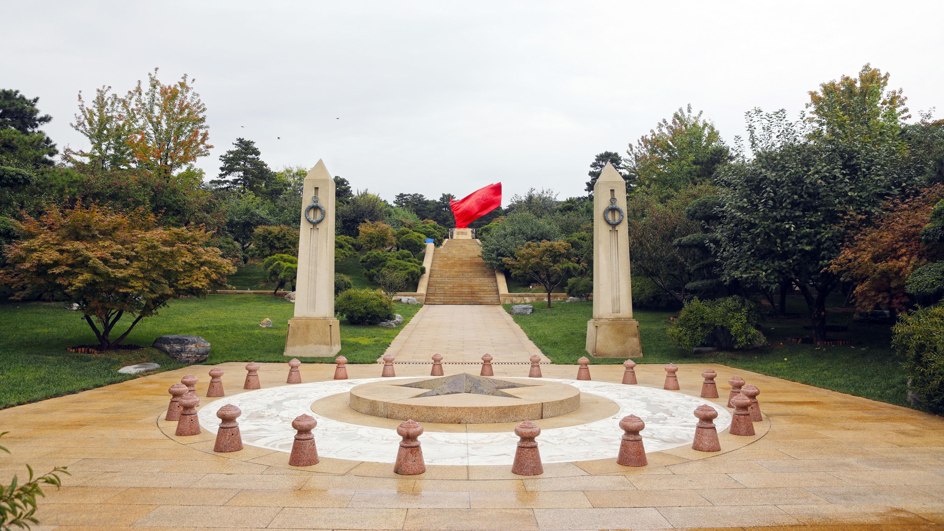 八宝山革命公墓园区图片