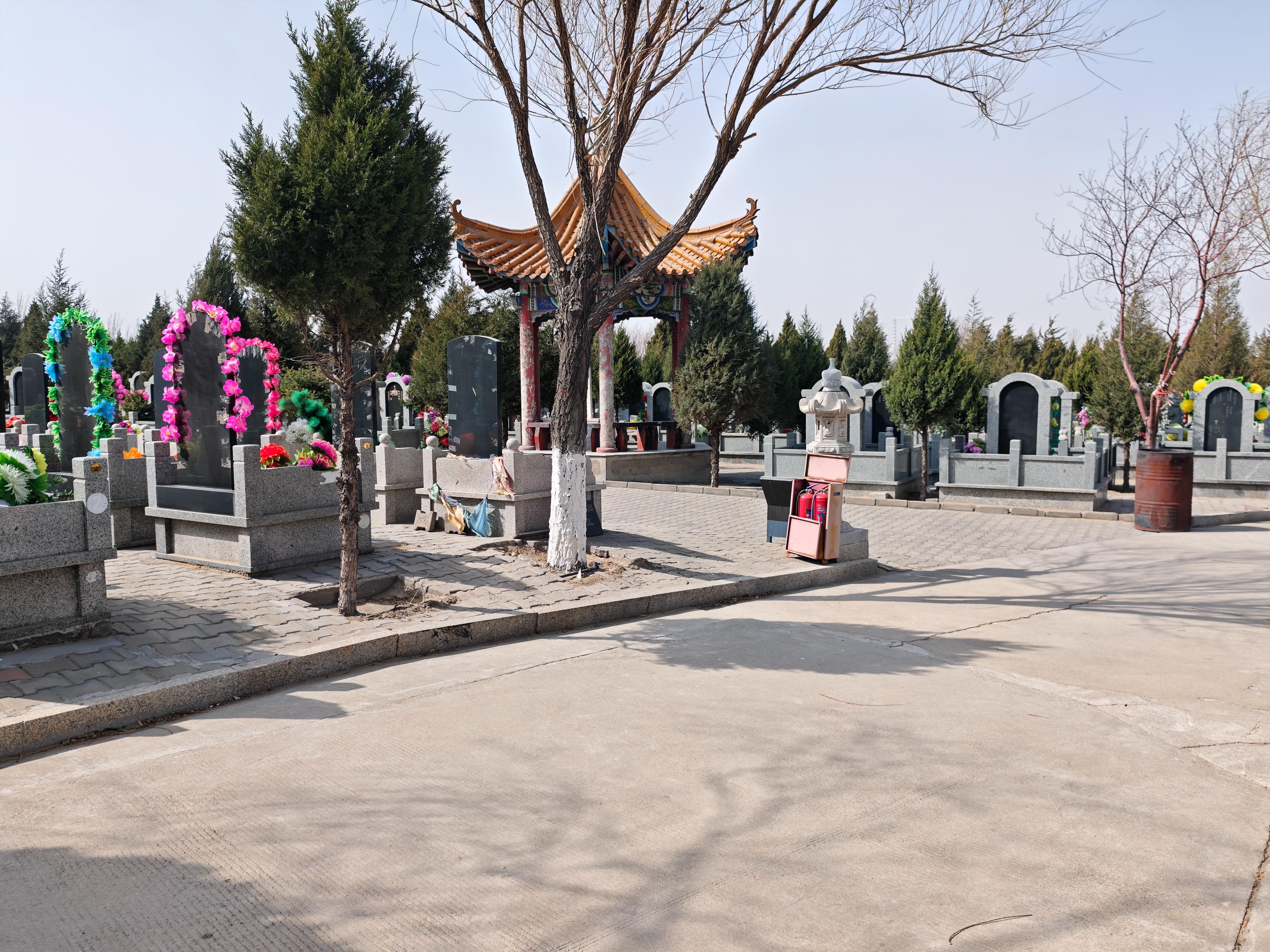 乌海德孝生态陵园园区图片