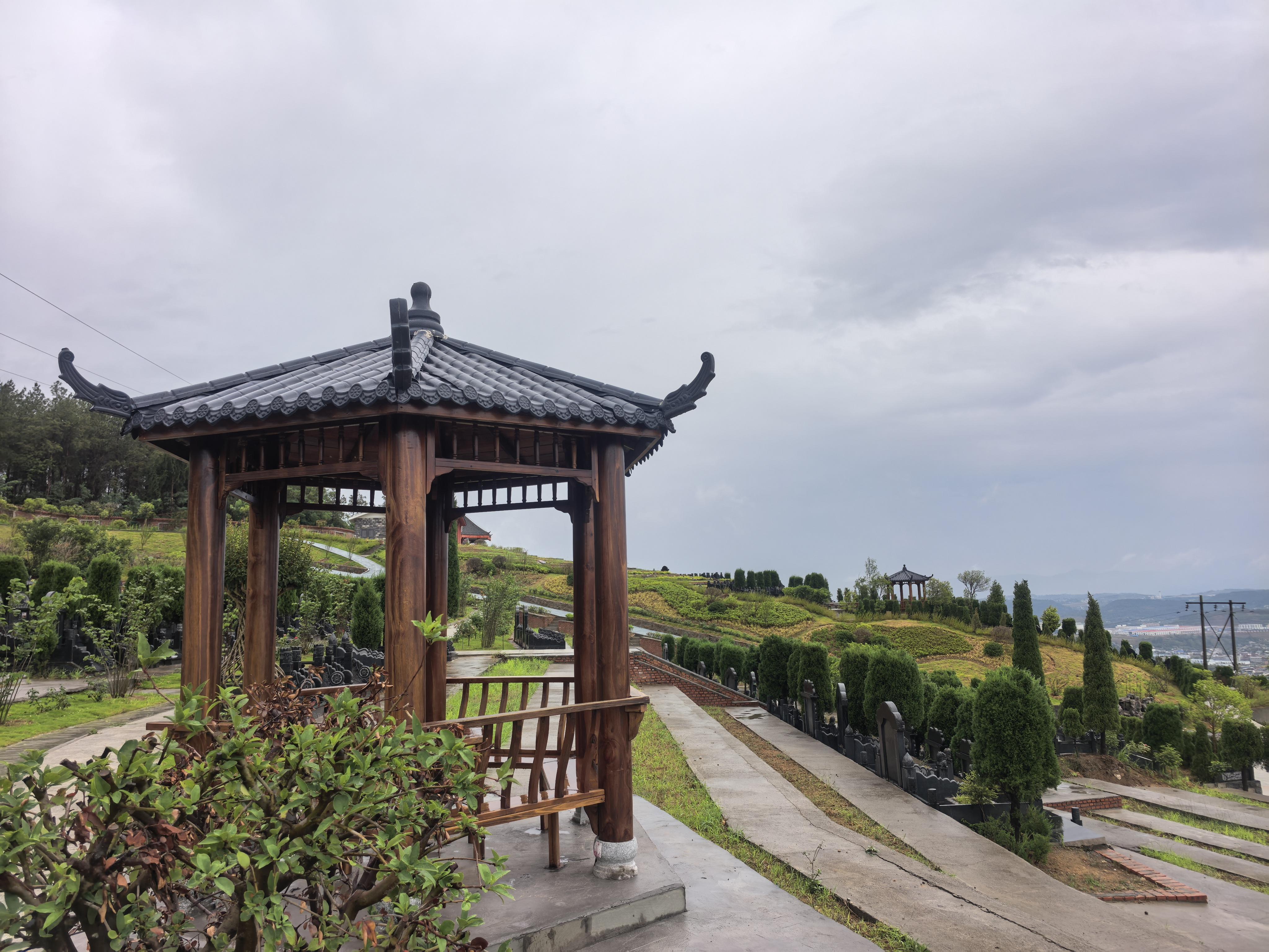 广元市利州区八卦山公墓管理所园区图片