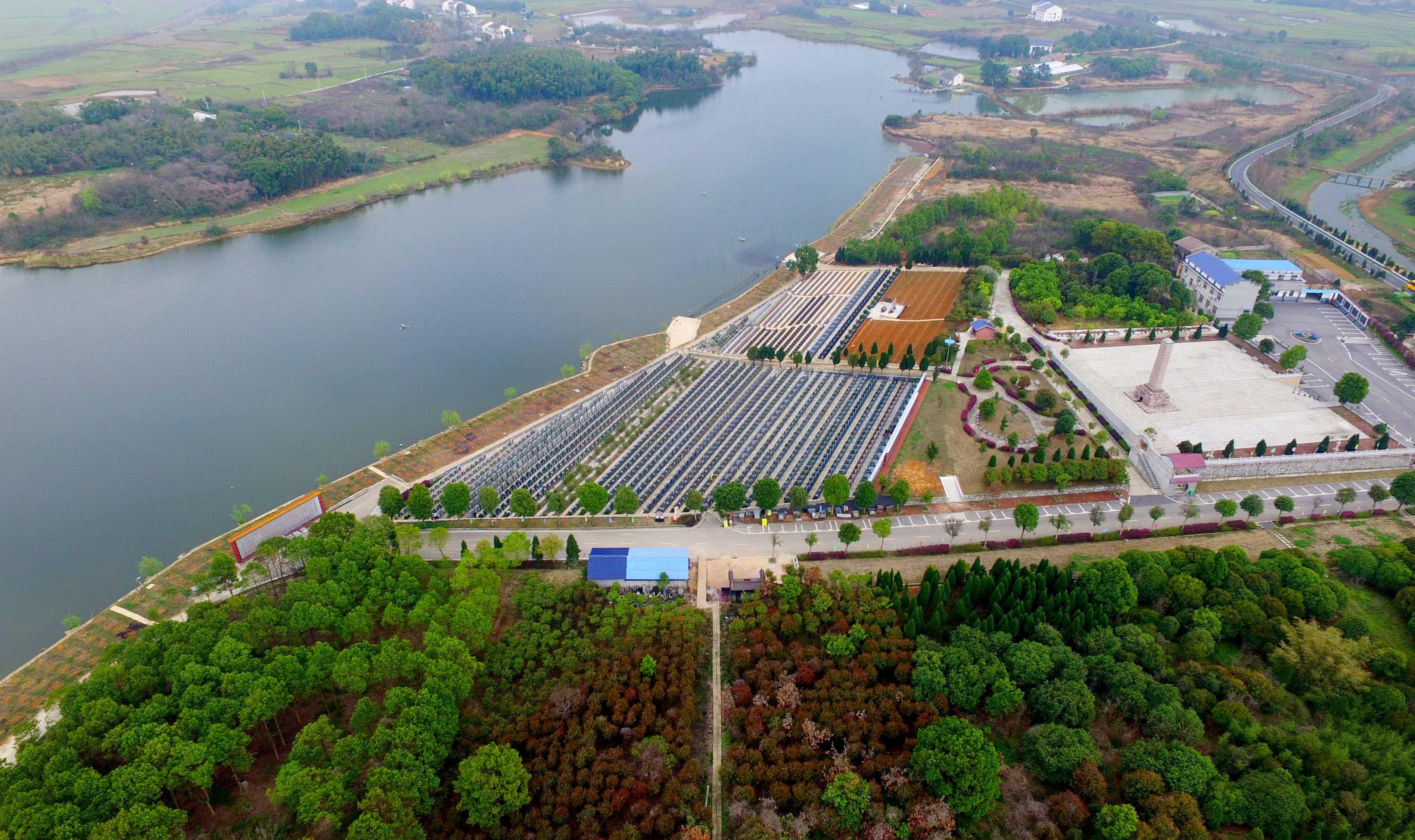 岳阳德业陵园有限公司园区图片
