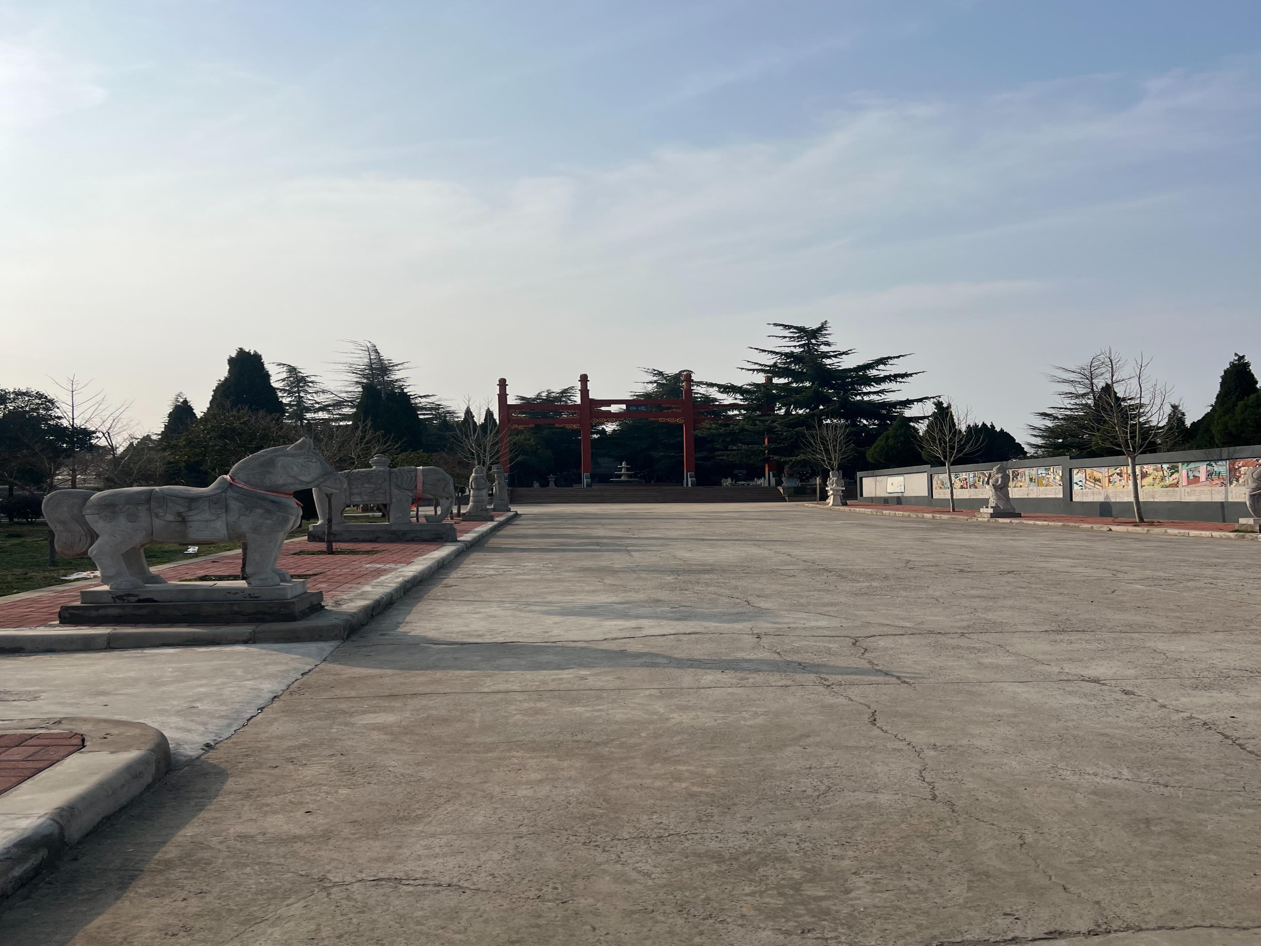 洛阳市宝山陵园有限公司园区图片
