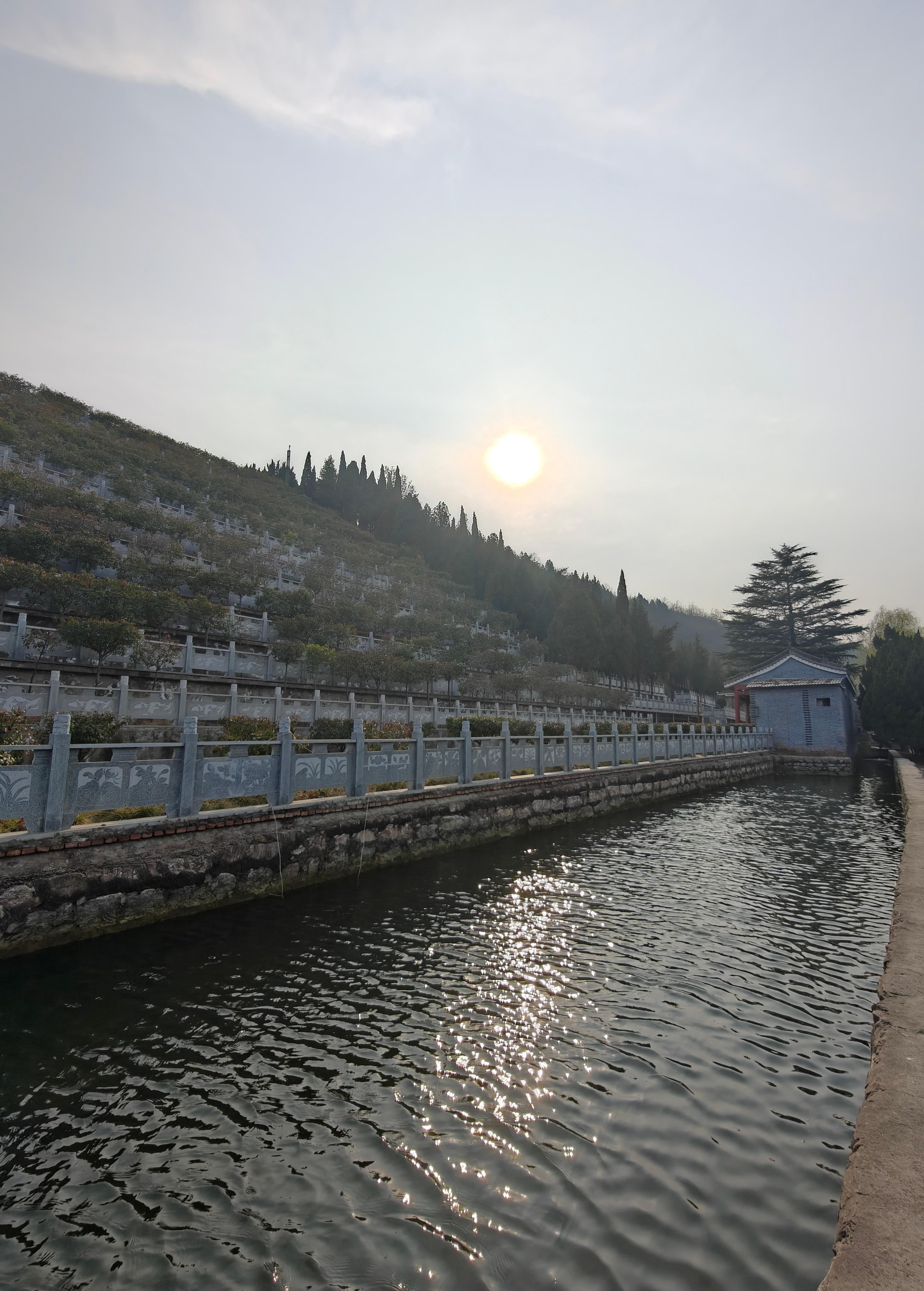 洛阳市洛西万安陵园园区图片