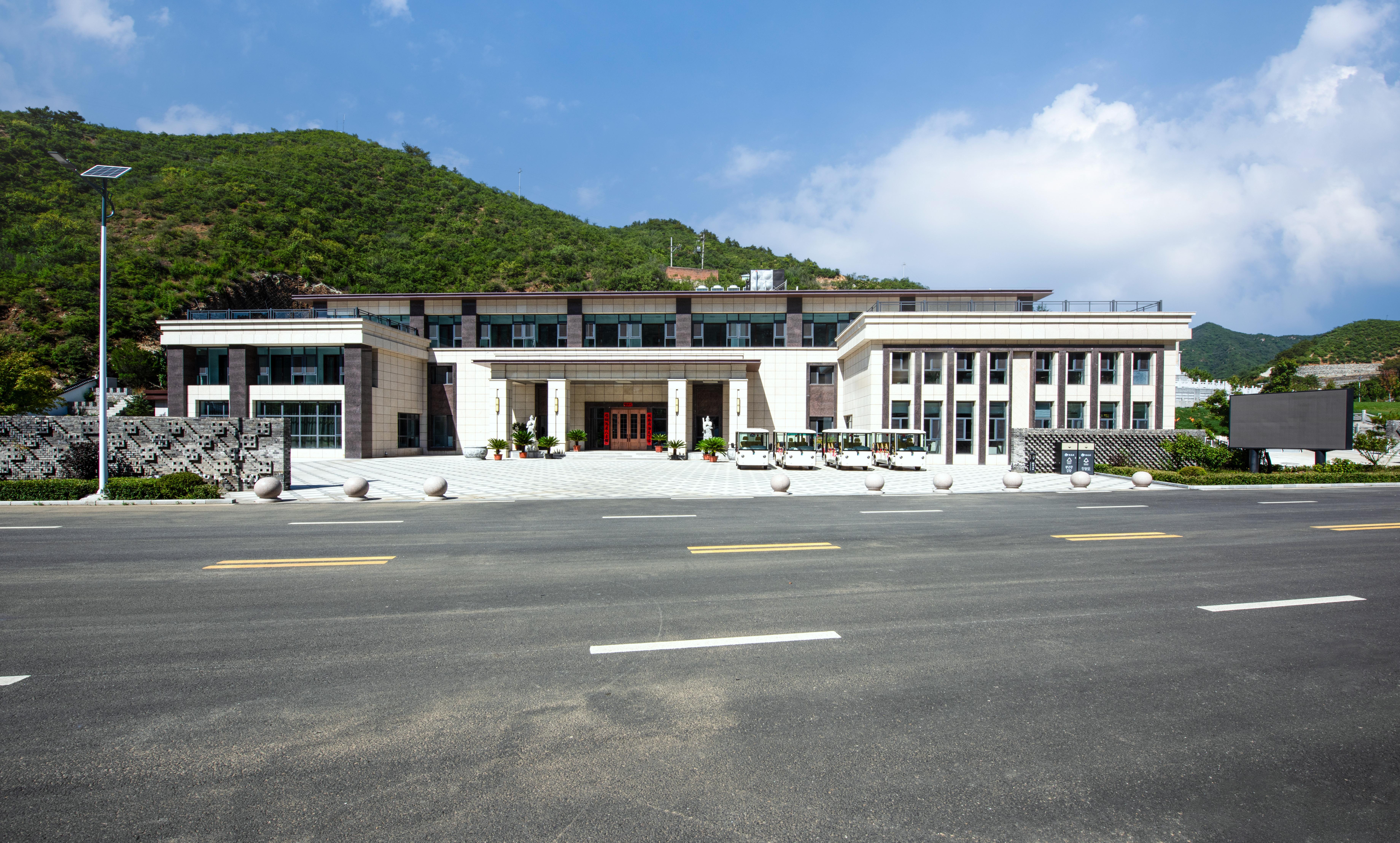 承德懋龙溪生态陵园园区图片