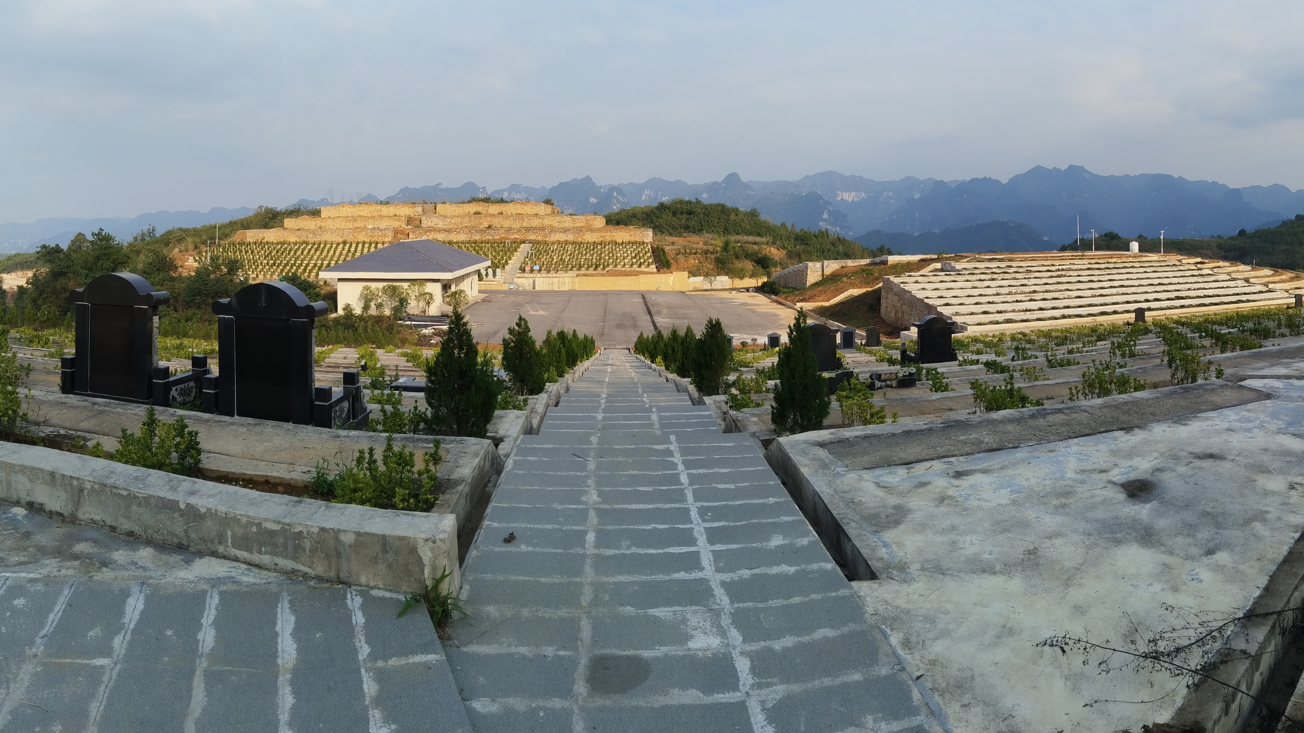 铜仁市万山区龙峰园殡仪馆有限公司园区图片