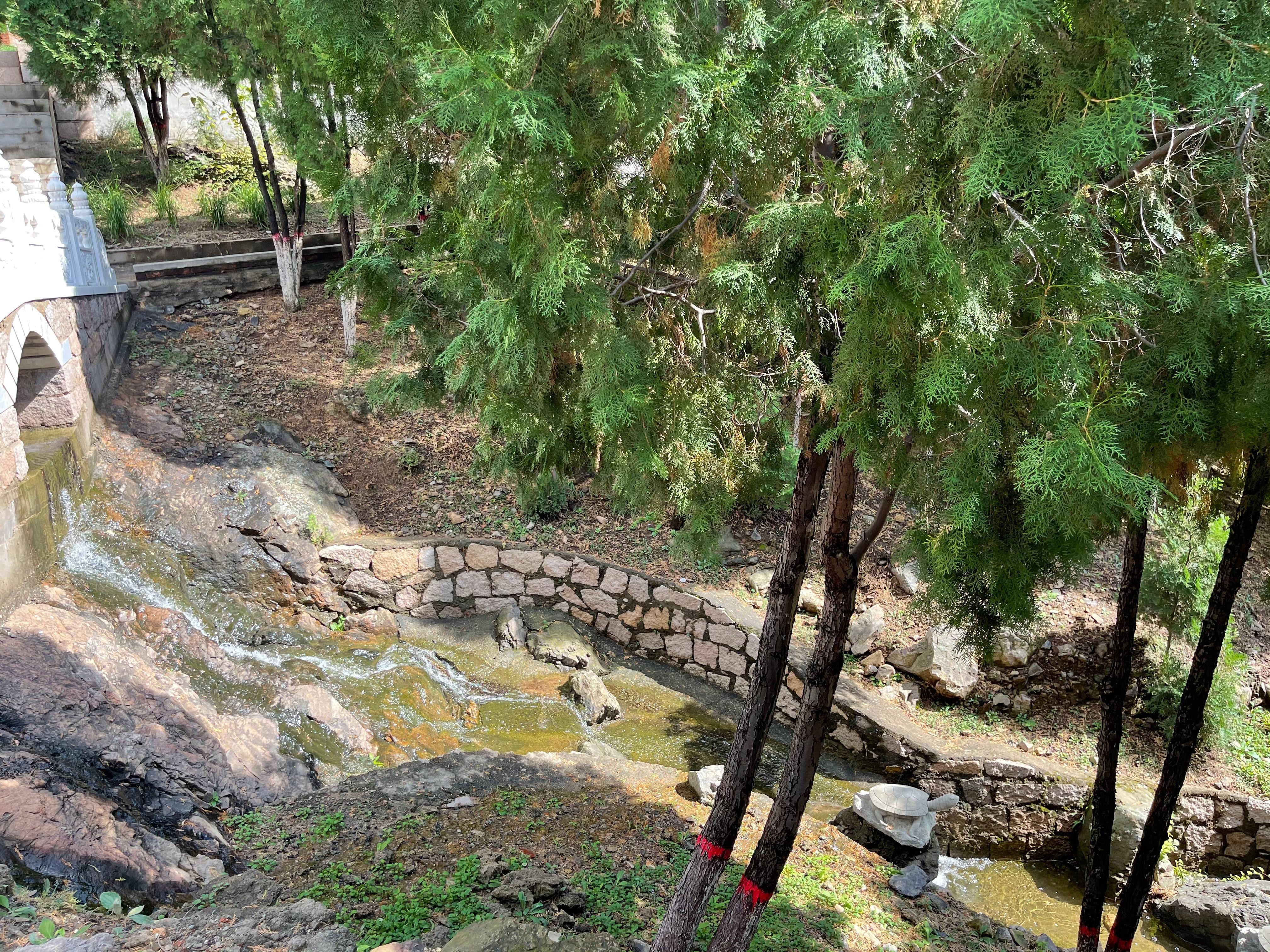 秦皇岛市山海关人民公墓管理处园区图片