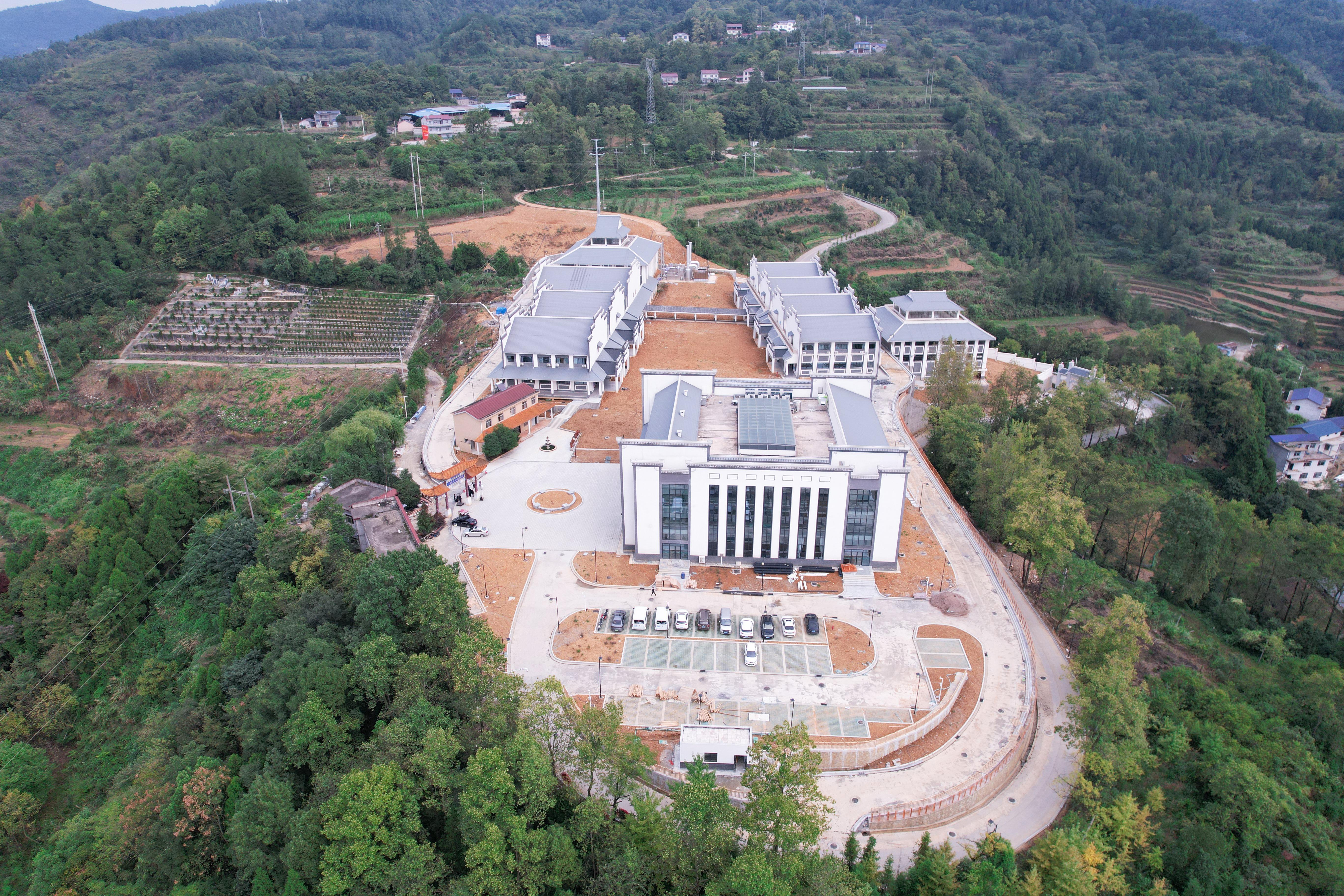 湖南省张家界永定区三望坡陵园有限公司