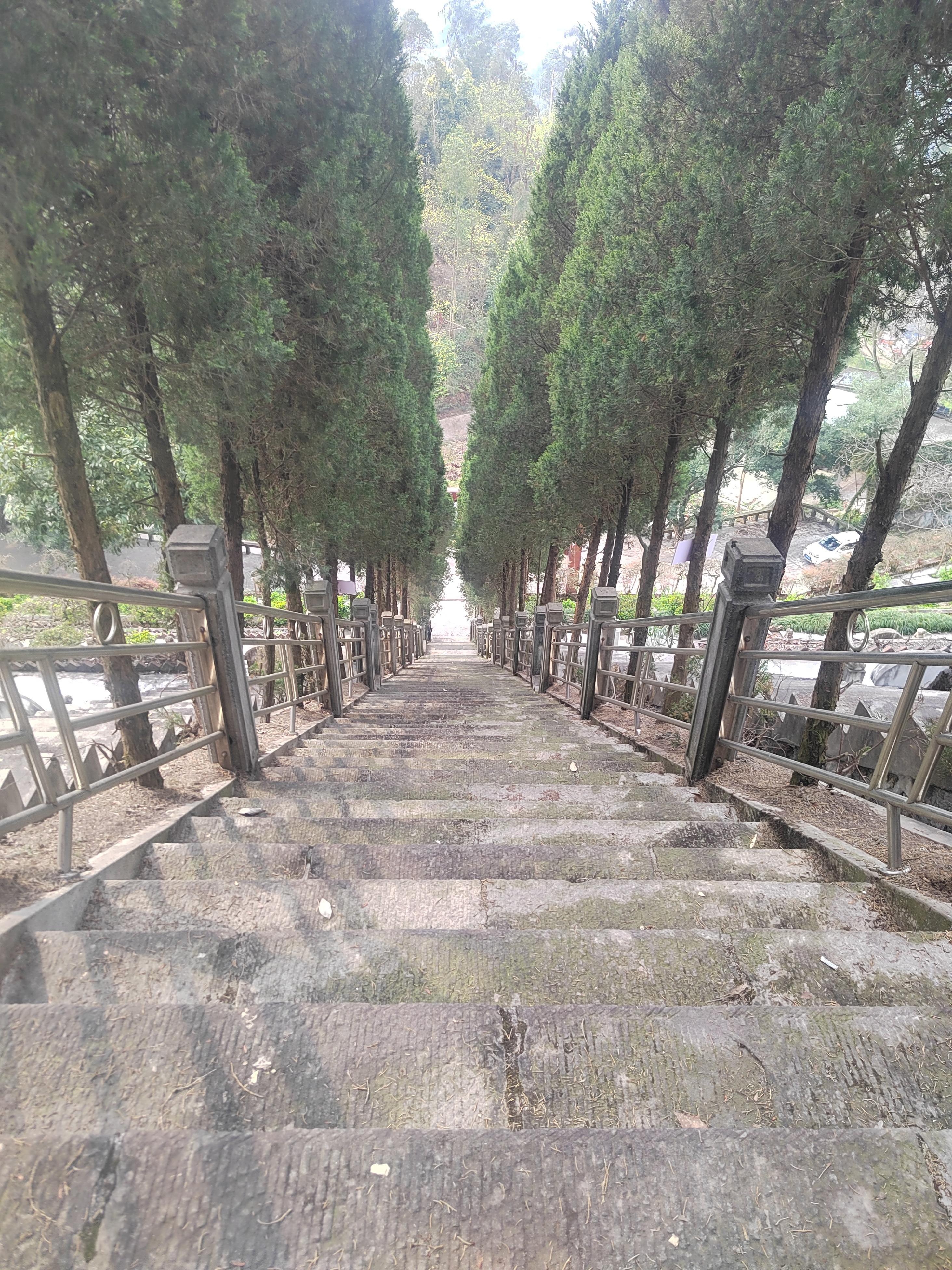 筠连县天堂公墓园区图片