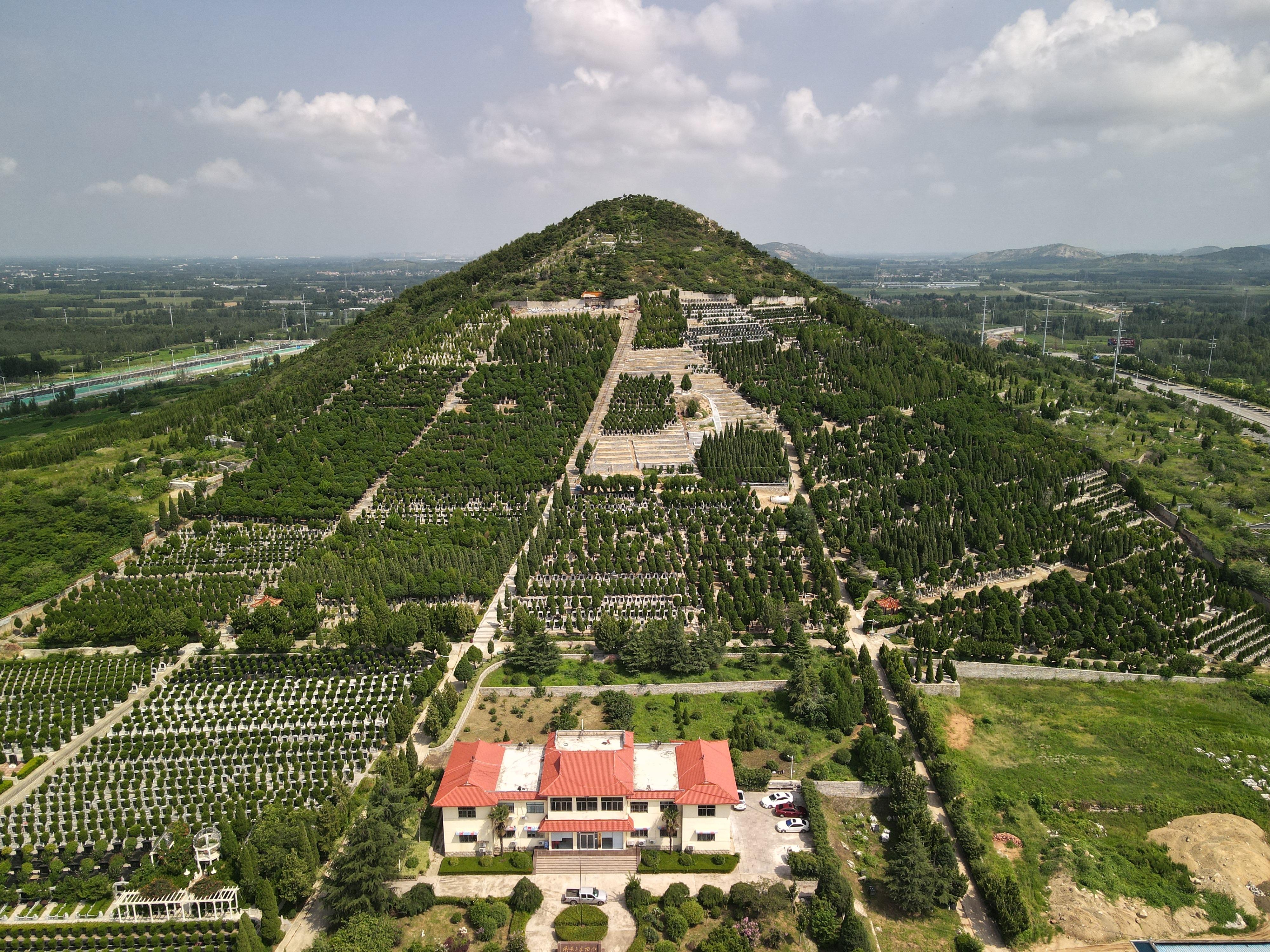 邹城市朱山公墓园区图片