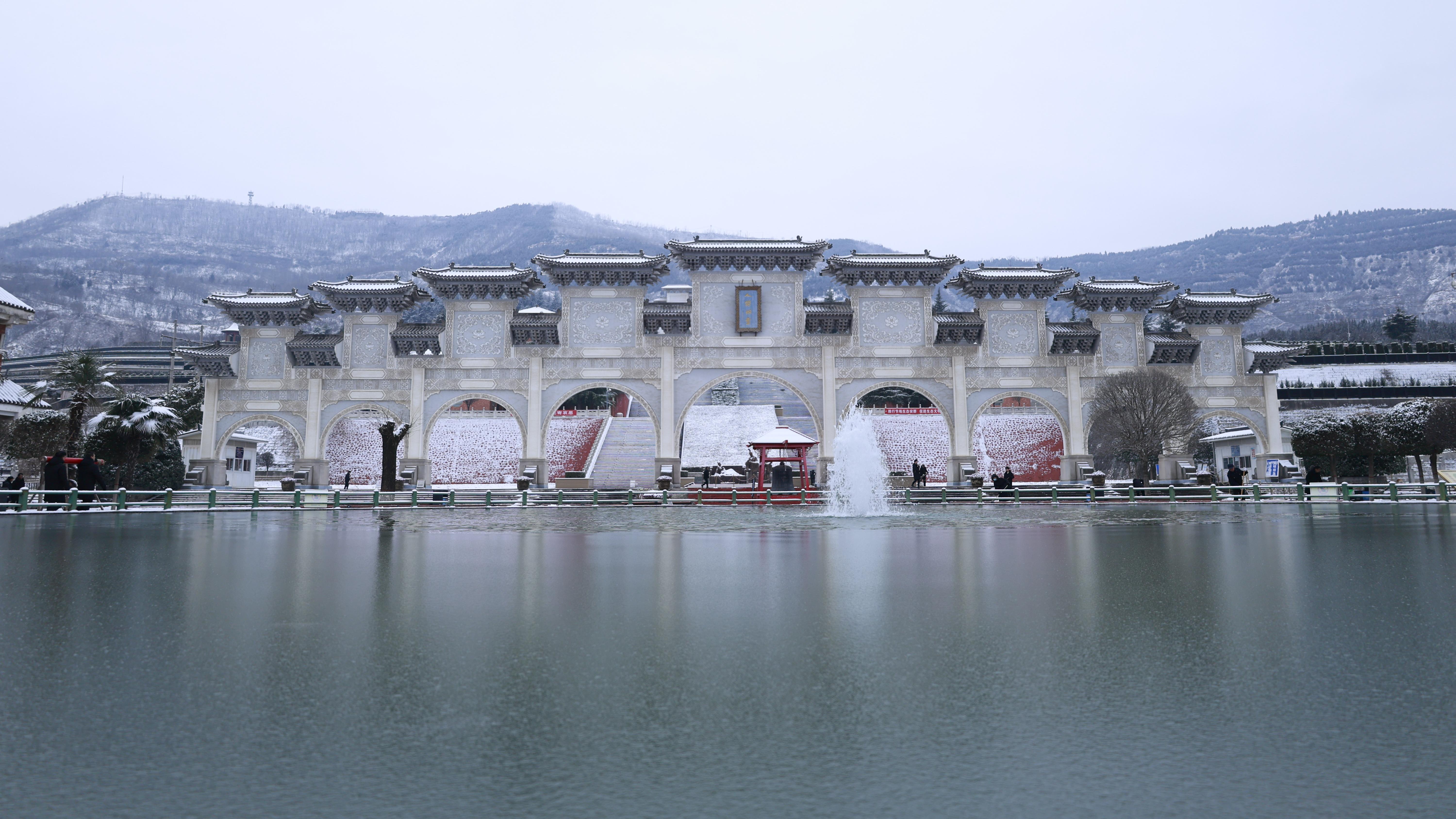 西安霸陵墓园园区图片
