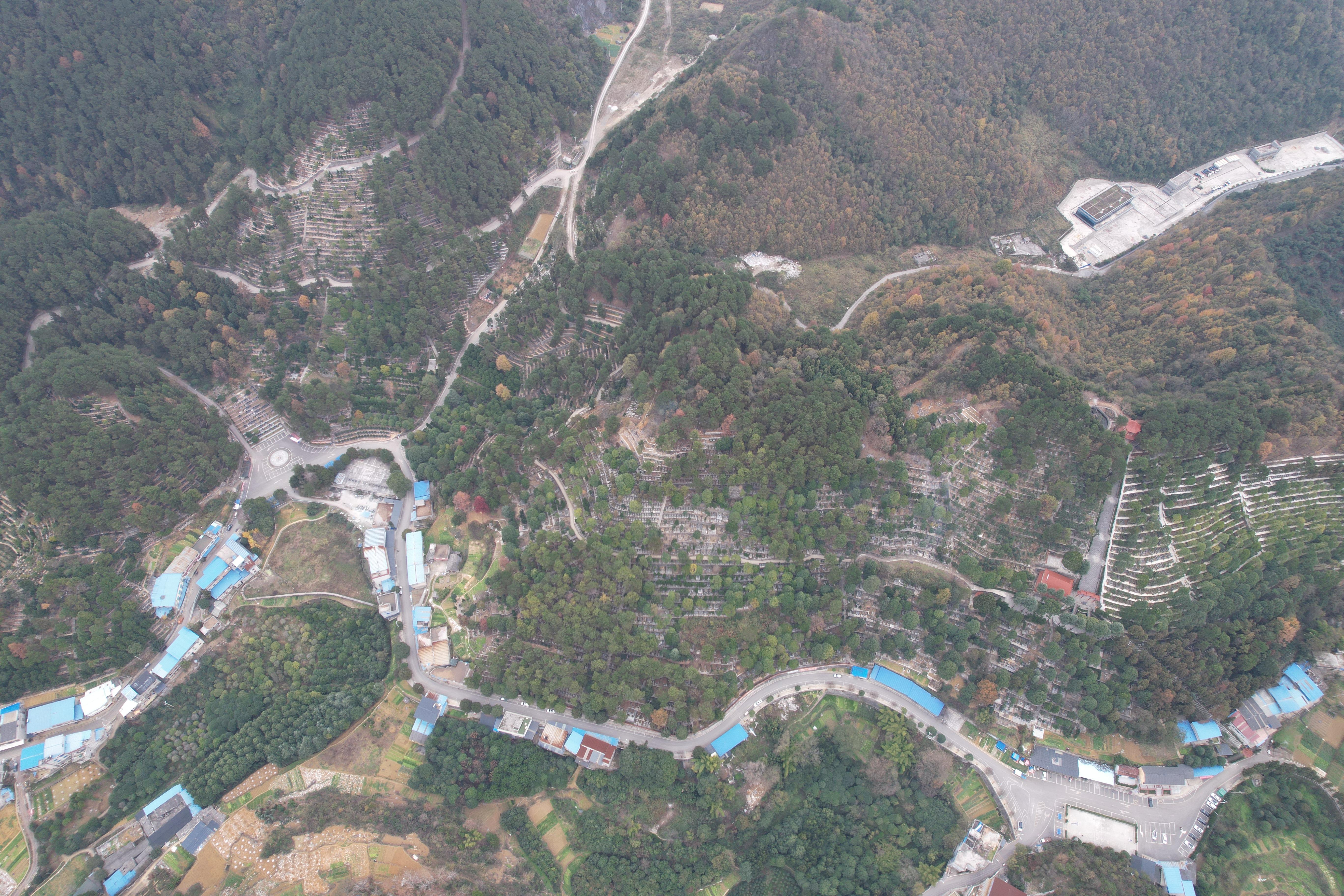 遵义市天龙山公墓服务部园区图片