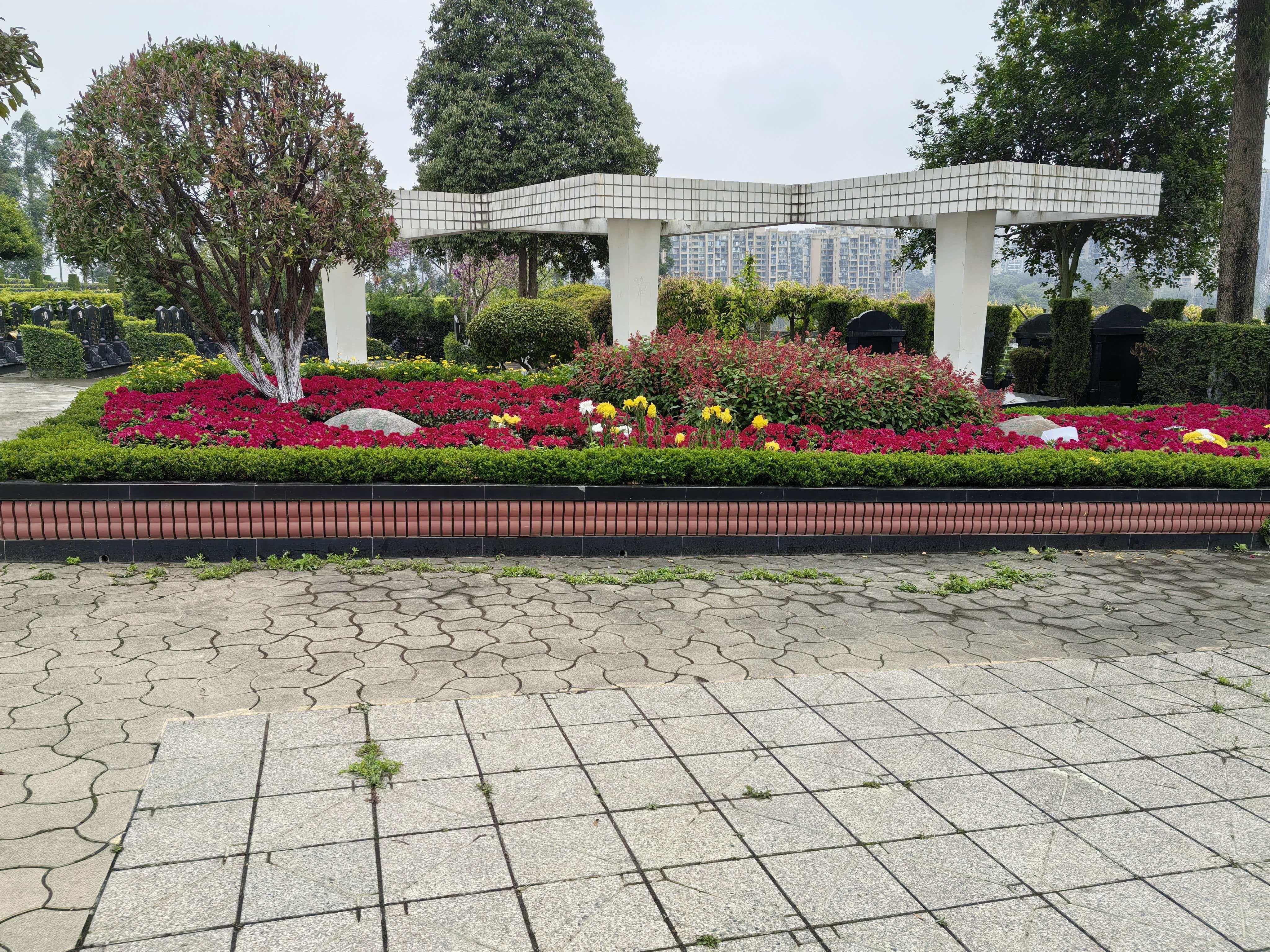 成都市金牛区皇恩寺陵园园区图片