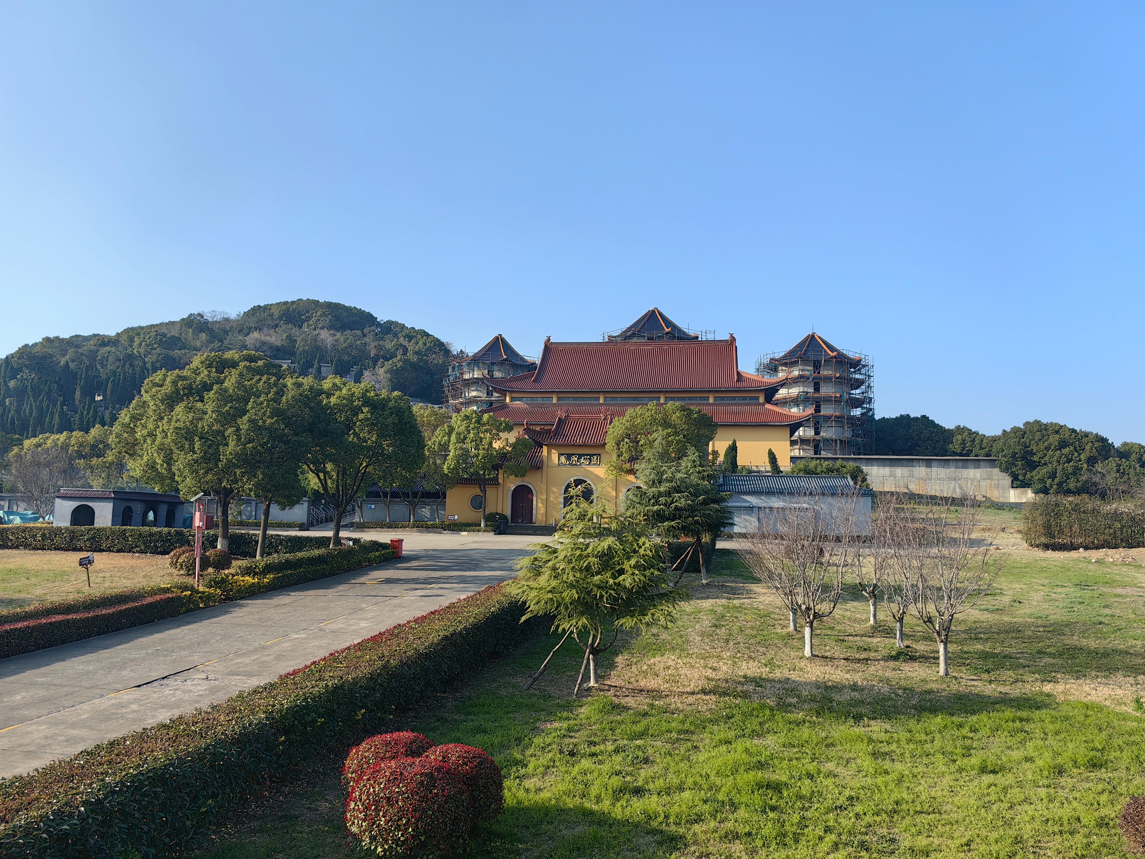 张家港市凤凰山塔园有限公司园区图片