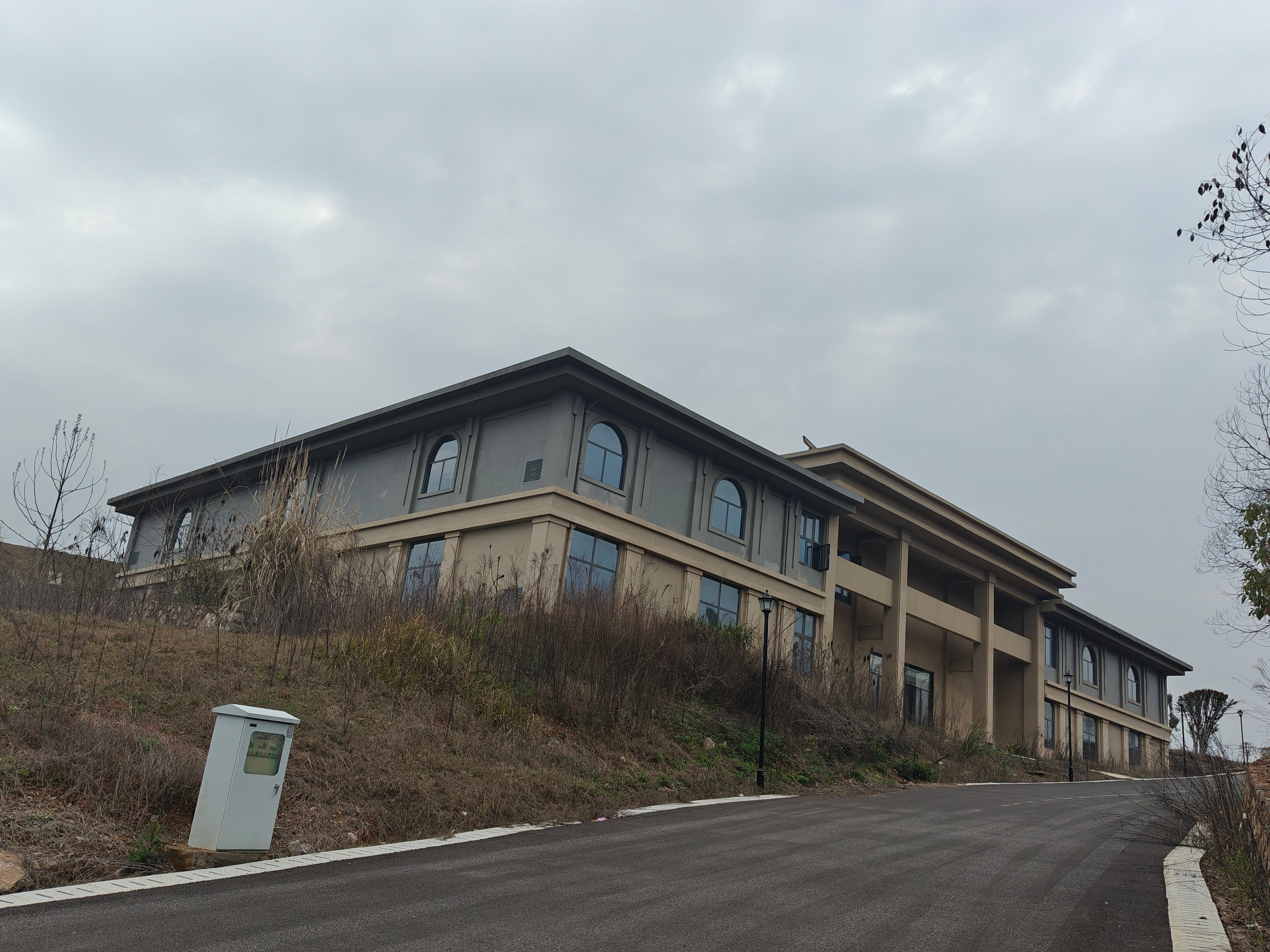 崇阳县天鹅山骨灰堂园区图片