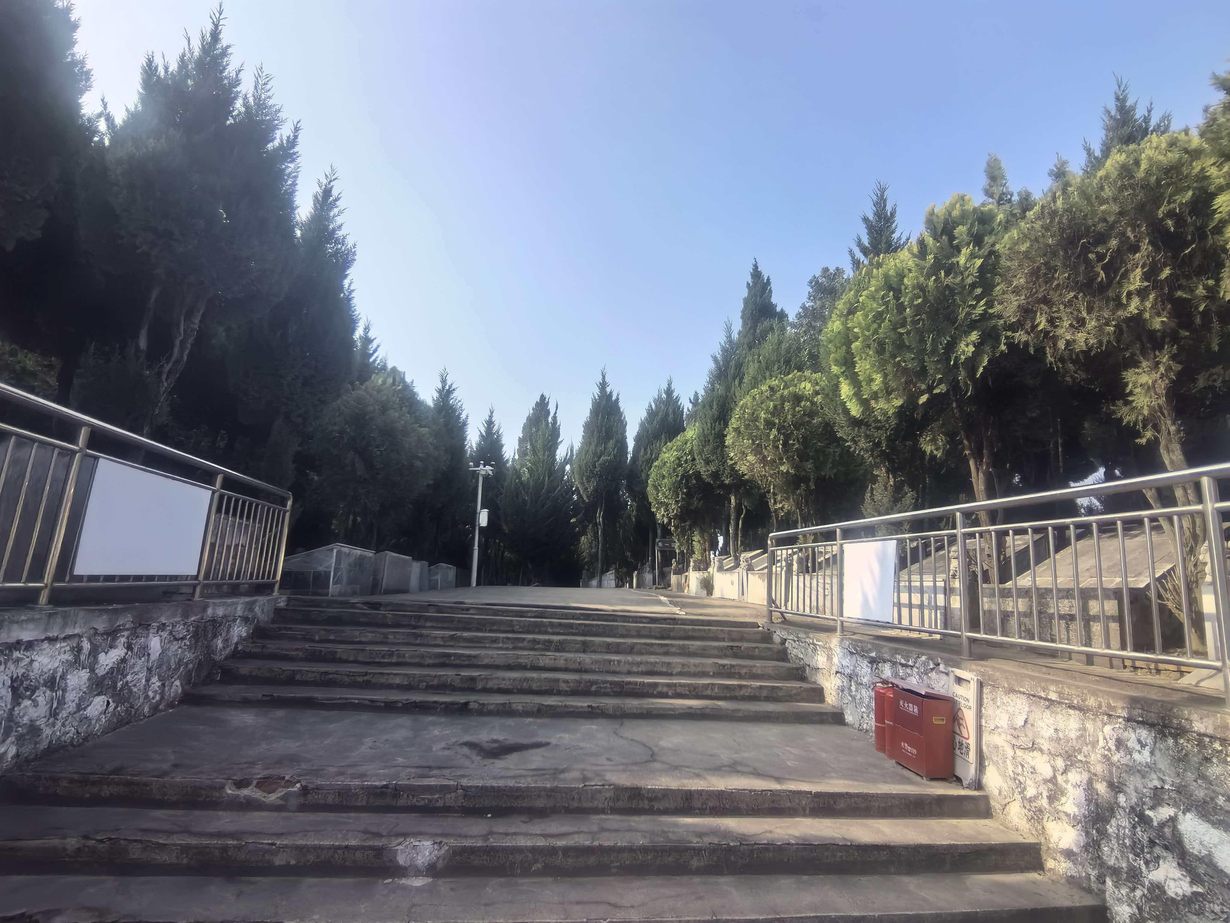 弋江区港西公益性公墓园区图片