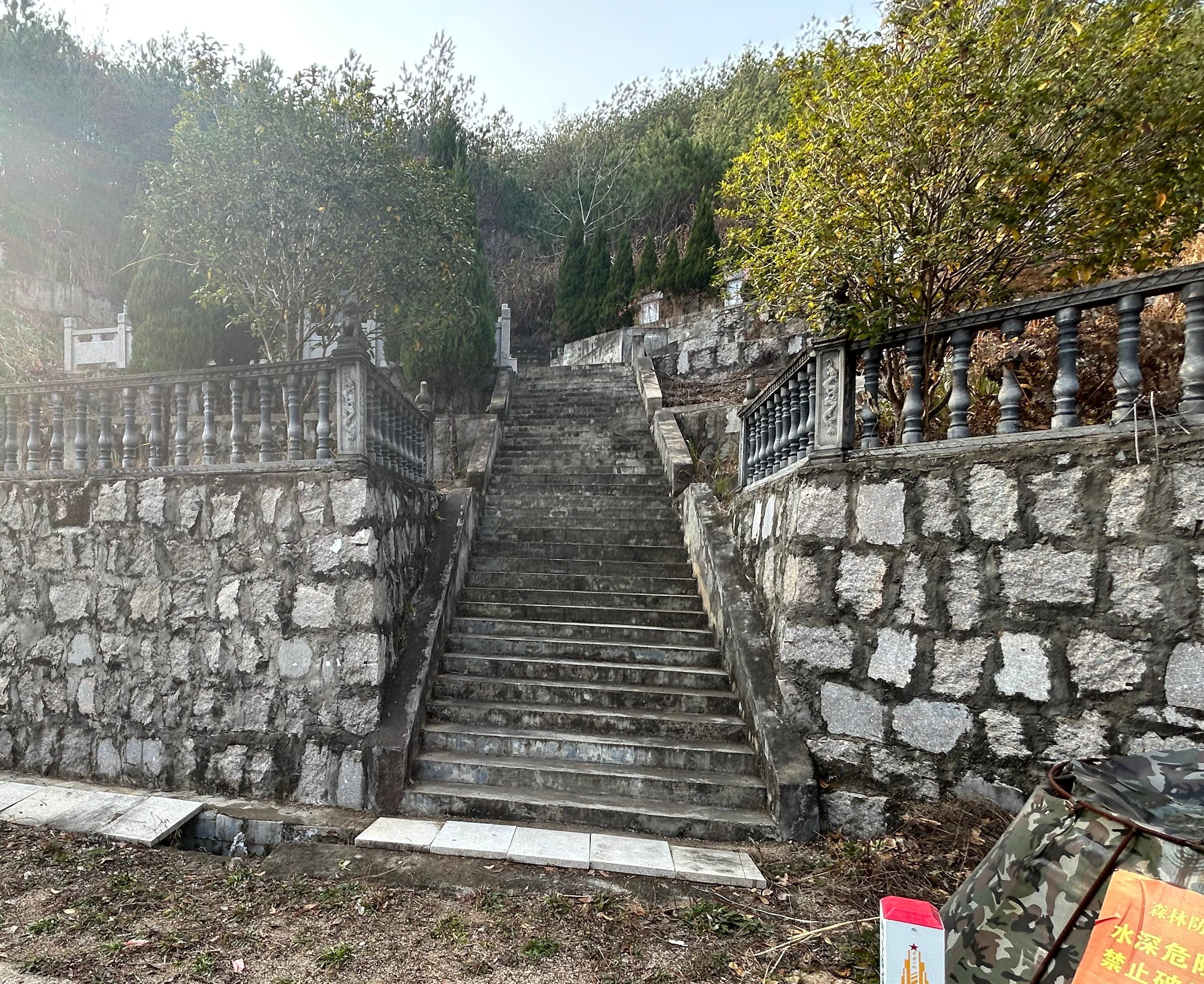 潜山市黄柏镇月亮山公益性公墓园区图片