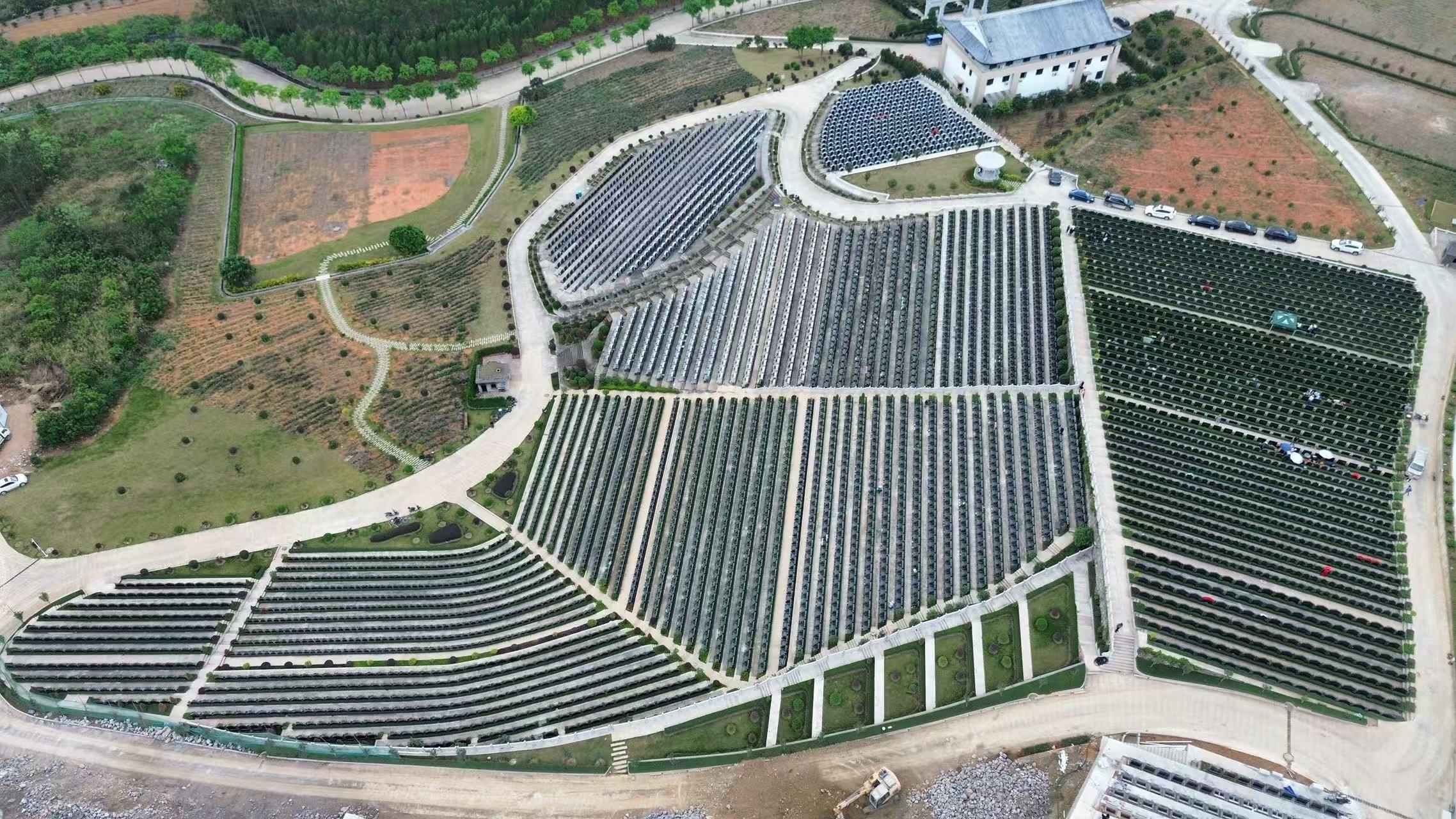 南宁市武鸣区凤凰山城市公益性墓地园区图片