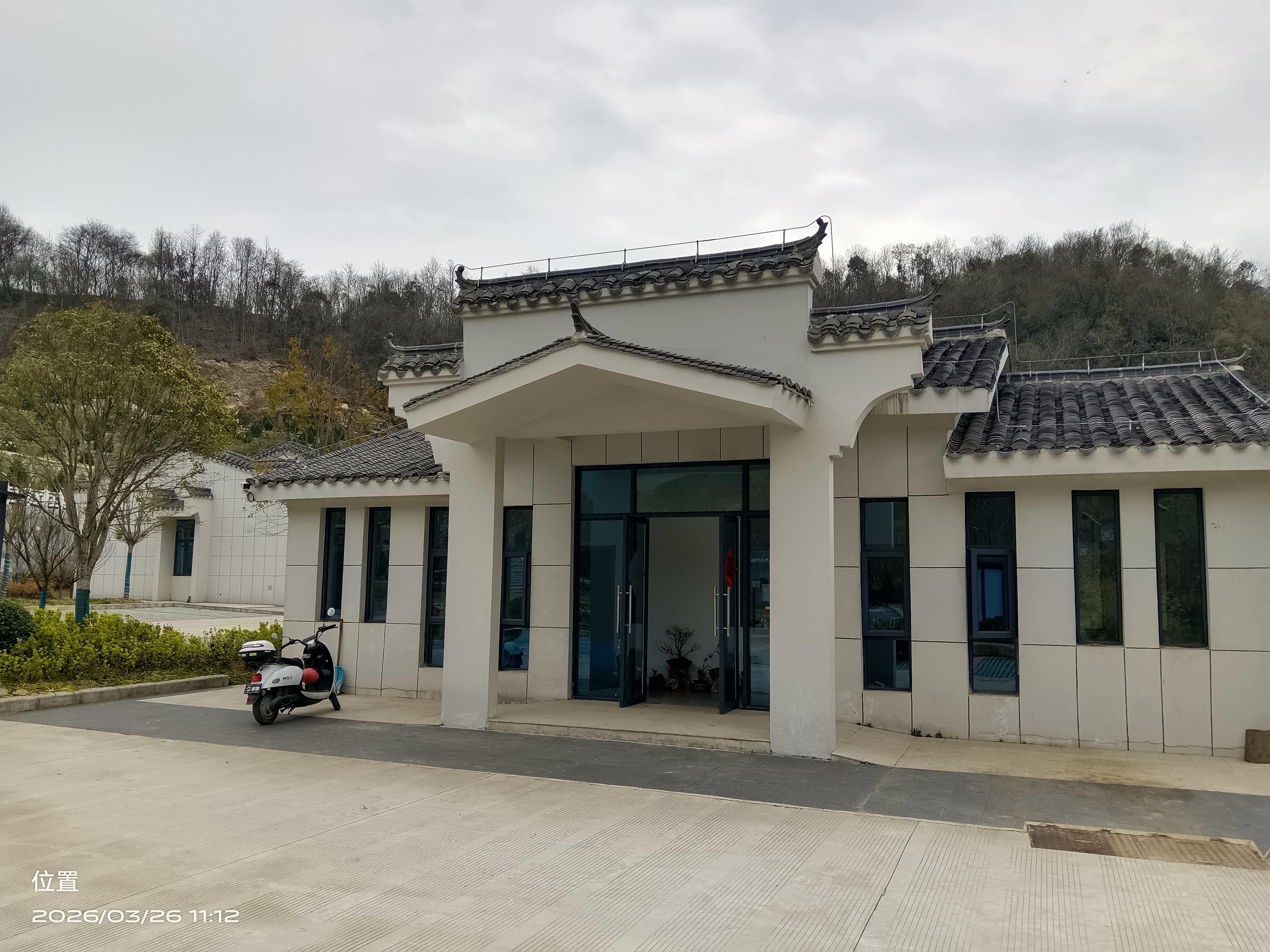 斑竹园镇公益性公墓园区图片