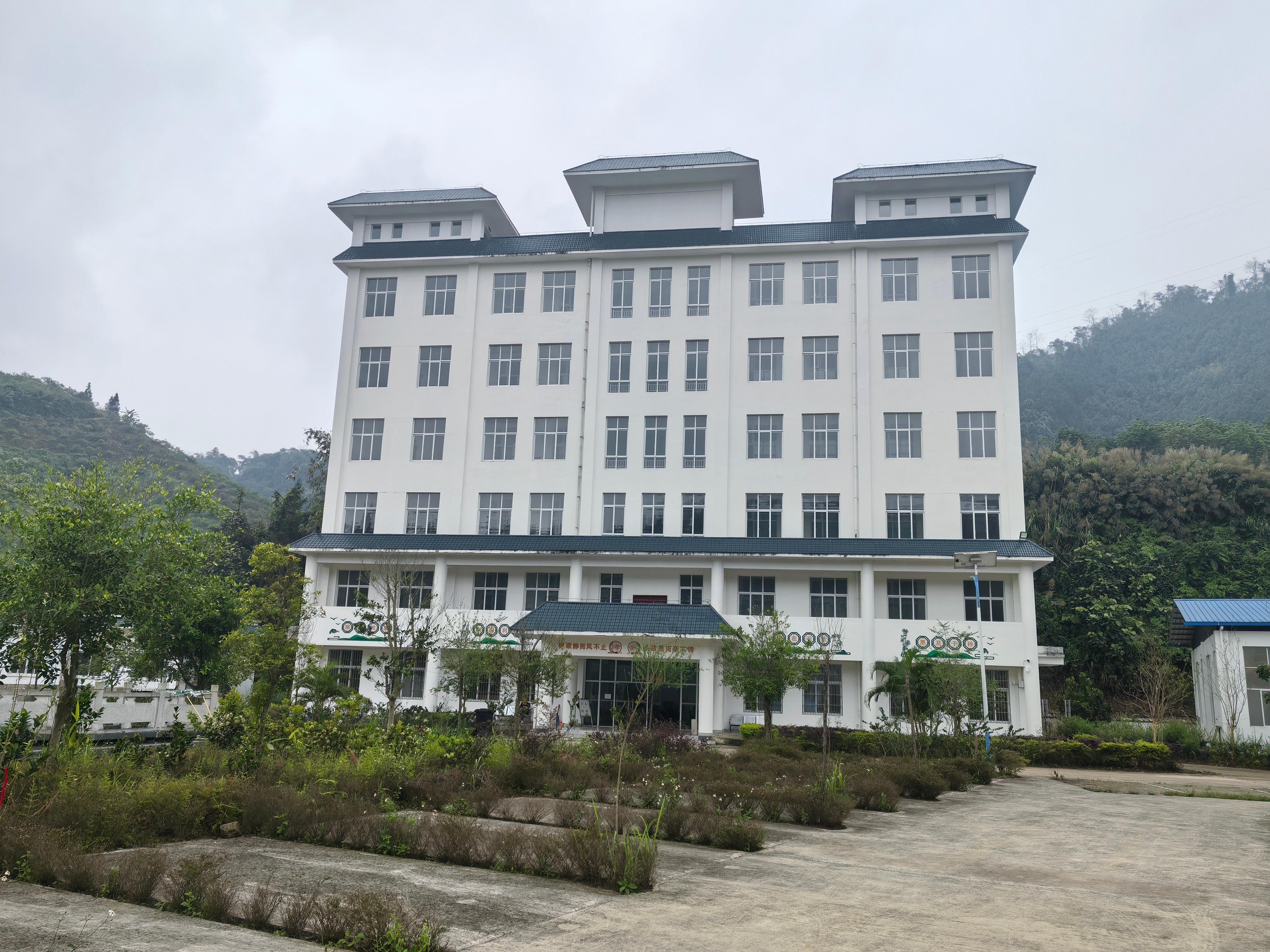 河口县骨灰堂