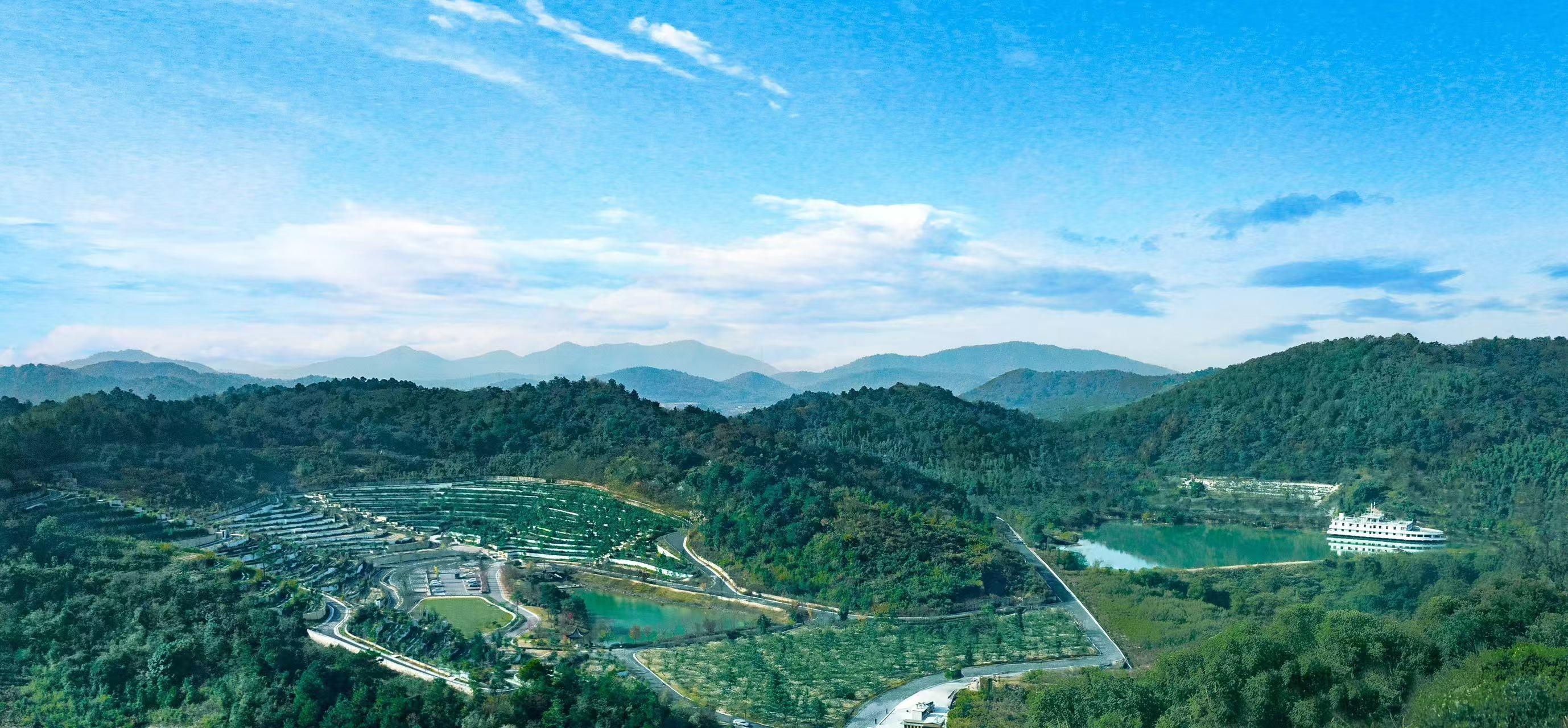 青龙山城市公益性公墓园区图片
