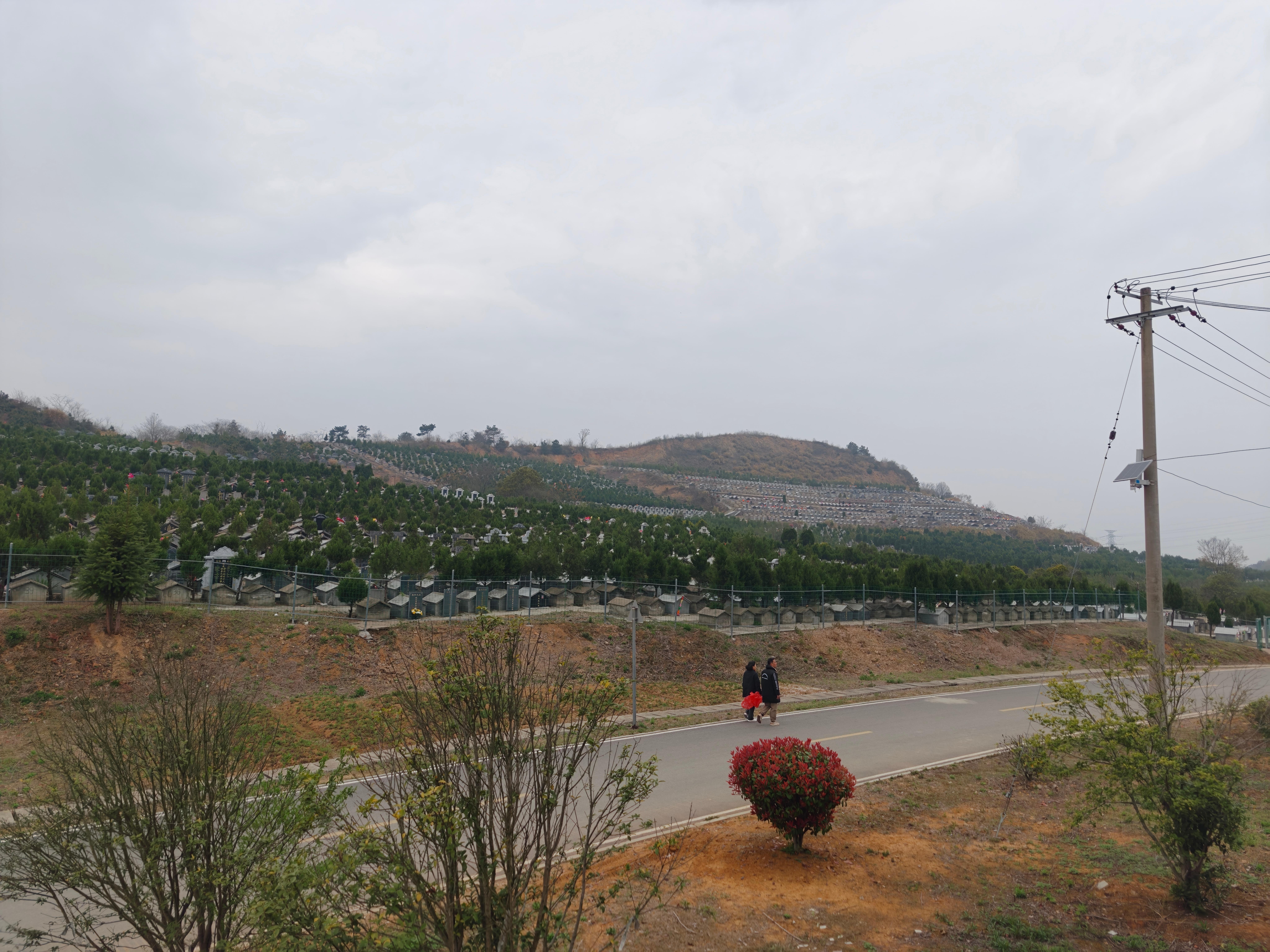 庐江县岗湾街道棋盘山公墓园区图片