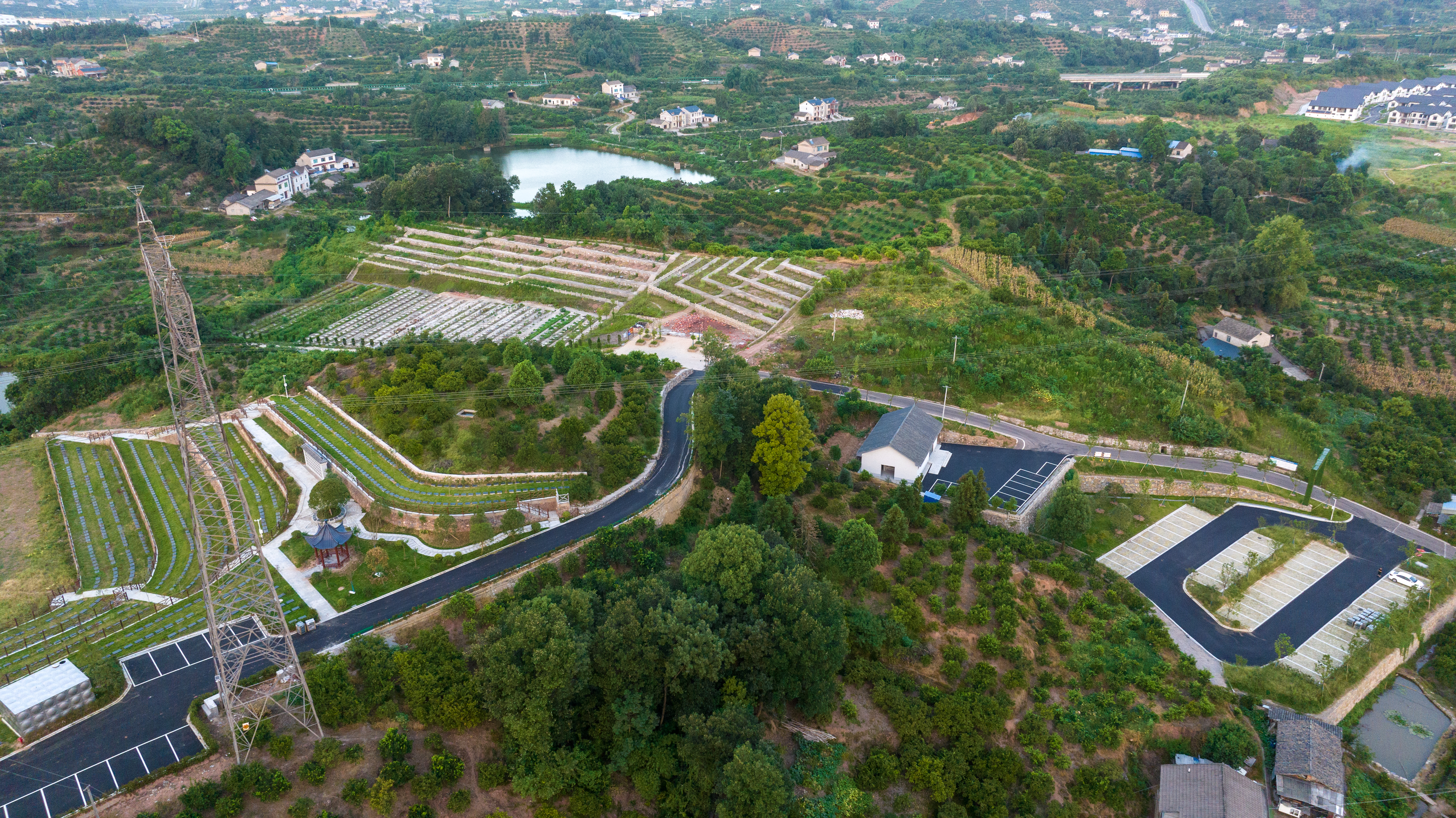 宜都市高坝洲镇凤凰山生命纪念园园区图片