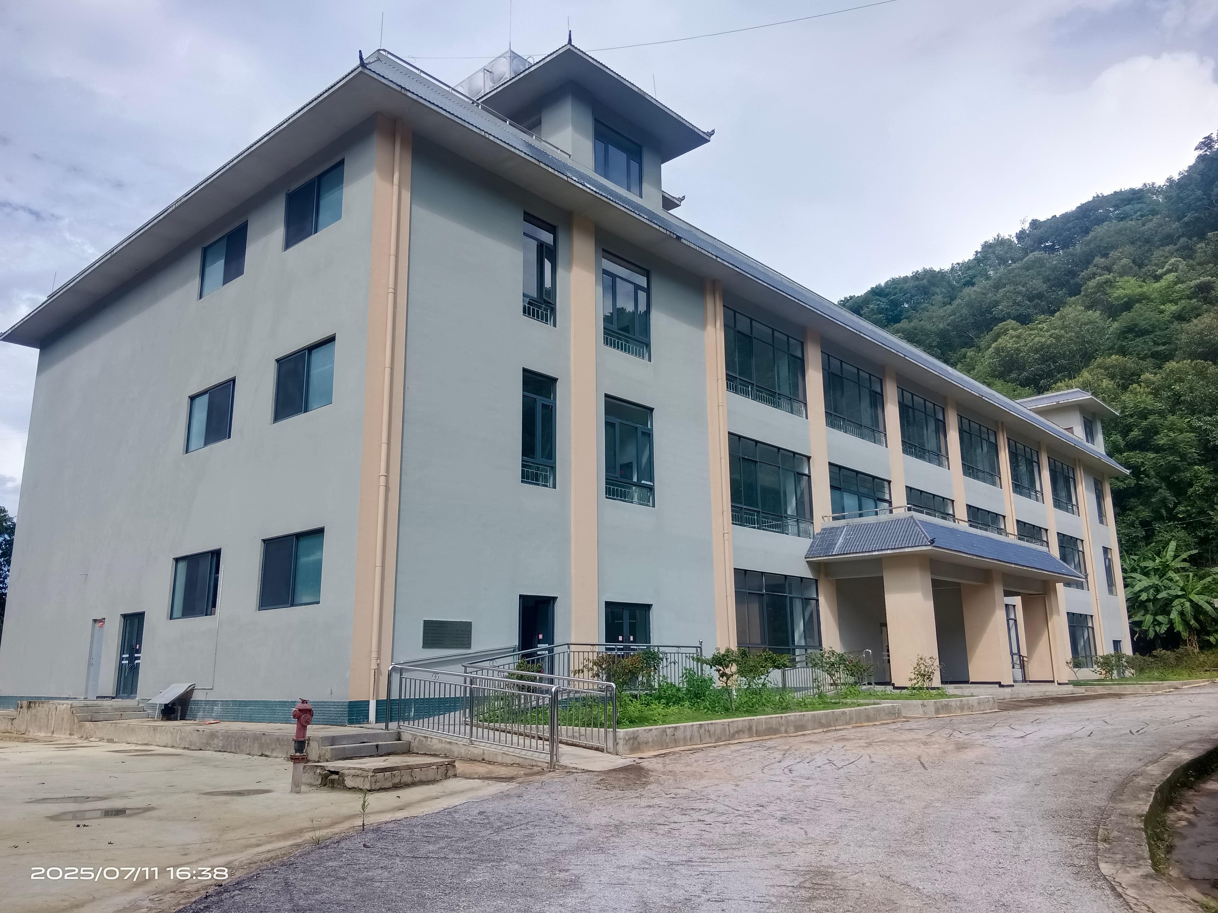 西盟佤族自治县公益性骨灰堂园区图片