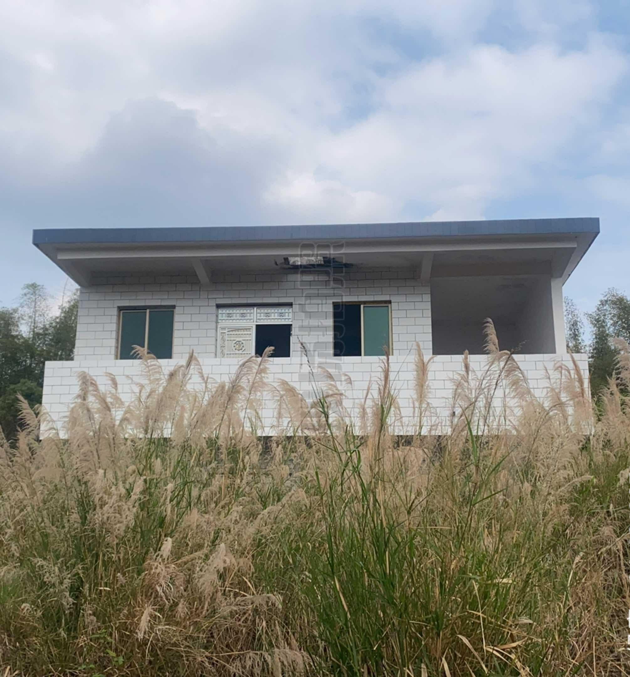 翁源县新江镇新展村马口下骨灰楼